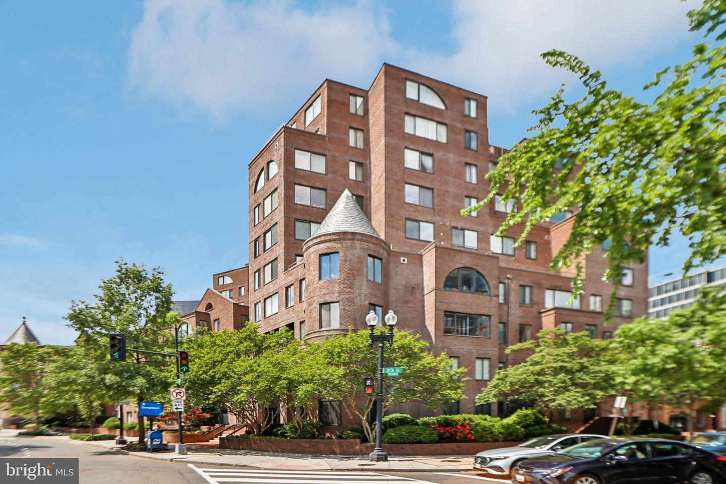 3 WASHINGTON CIR NW #904, WASHINGTON, District Of Columbia 20037, 1 Bedroom Bedrooms, ,1 BathroomBathrooms,Residential,For sale,3 WASHINGTON CIR NW #904,DCDC2198818 MLS # DCDC2198818