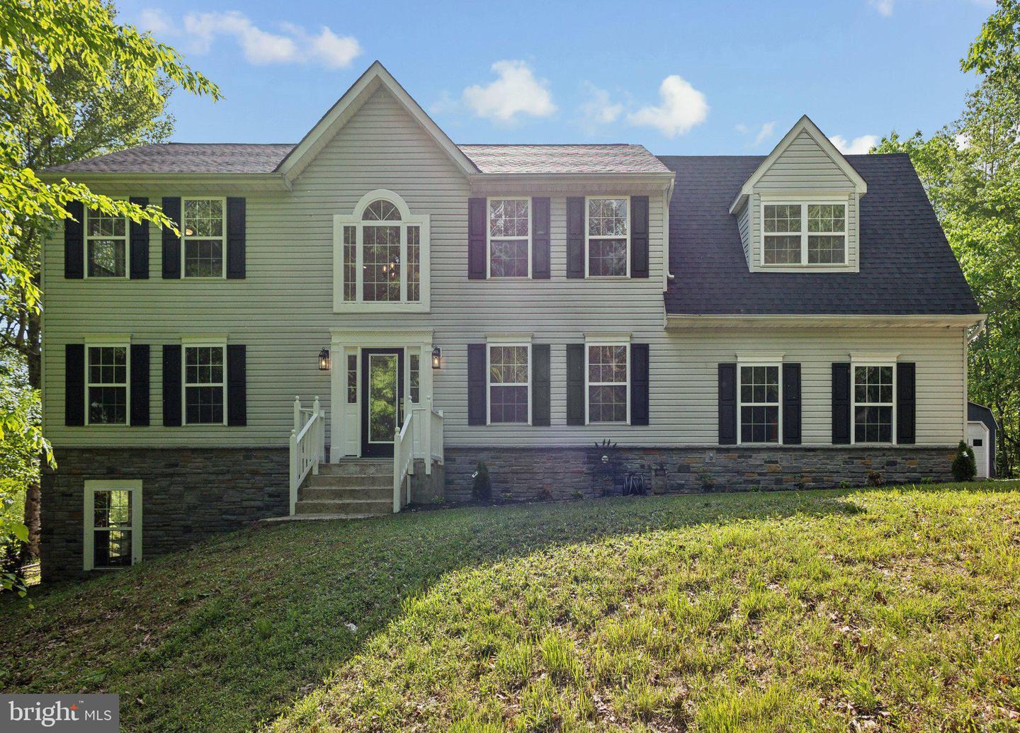 300 QUEEN ANNE DR, FREDERICKSBURG, Virginia 22406, 4 Bedrooms Bedrooms, ,2 BathroomsBathrooms,Residential,For sale,300 QUEEN ANNE DR,VAST2038518 MLS # VAST2038518