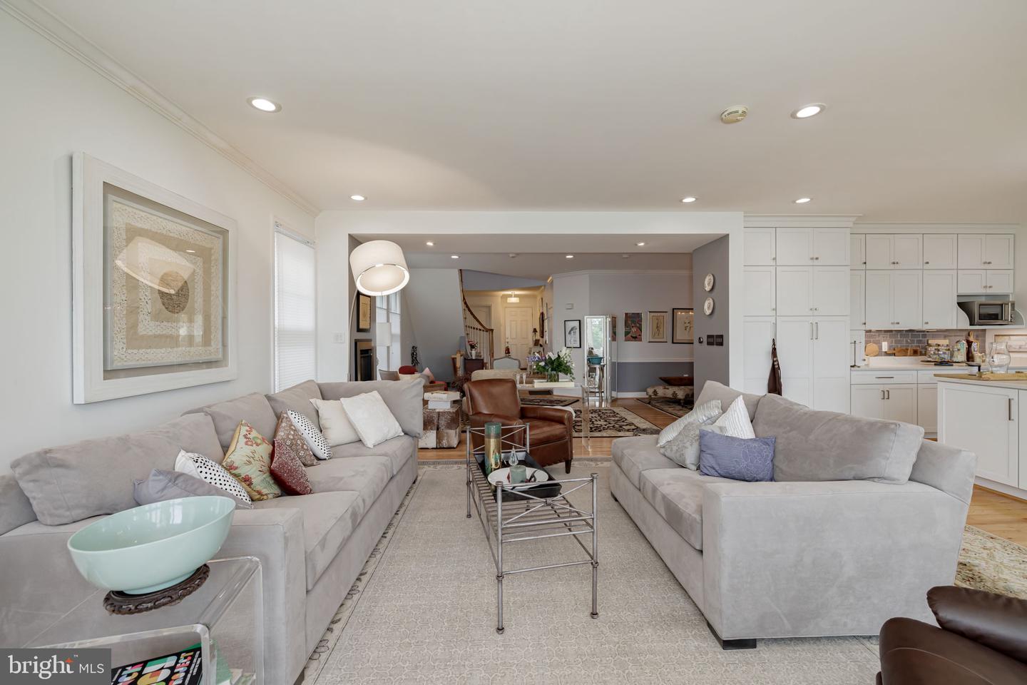 5620 TOWER HILL CIR, ALEXANDRIA, Virginia 22315, 5 Bedrooms Bedrooms, ,3 BathroomsBathrooms,Residential,For sale,5620 TOWER HILL CIR,VAFX2238460 MLS # VAFX2238460