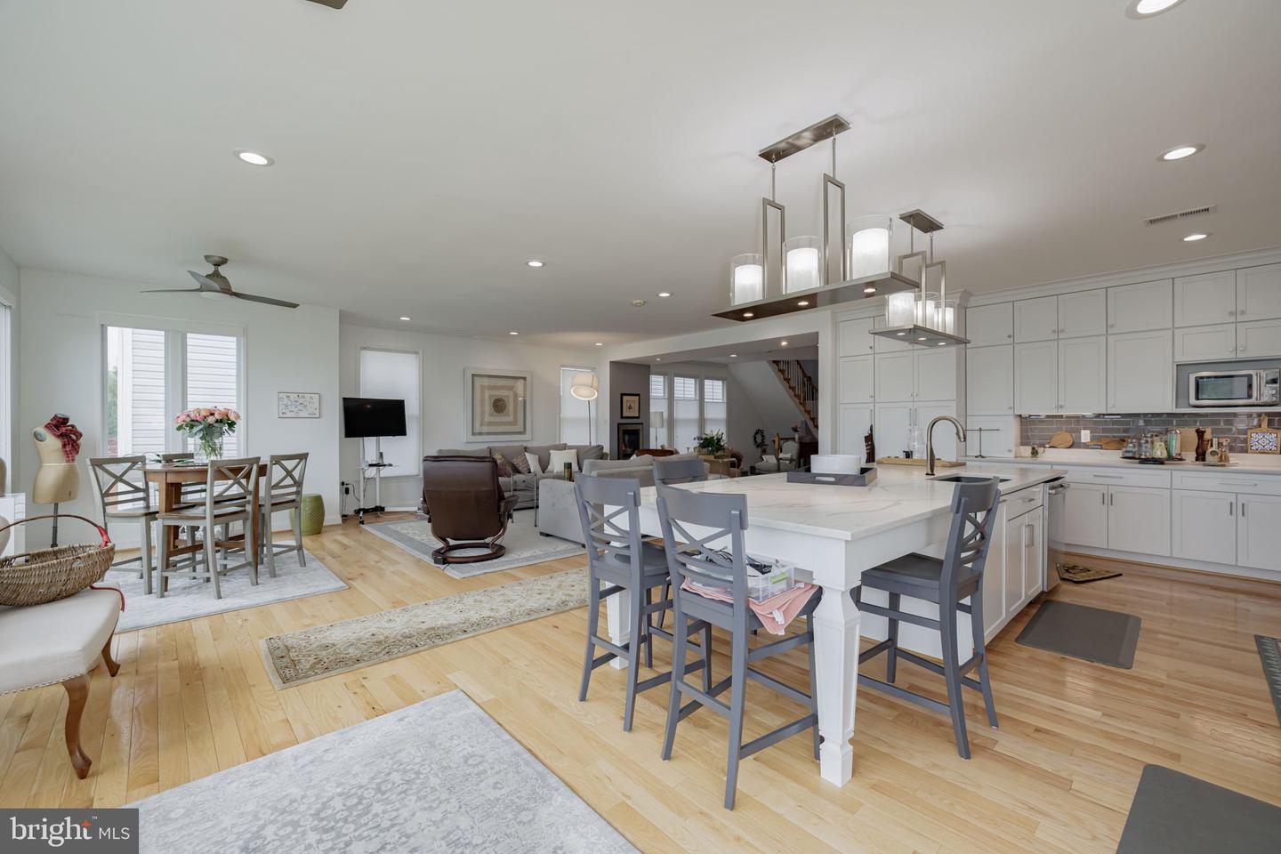 5620 TOWER HILL CIR, ALEXANDRIA, Virginia 22315, 5 Bedrooms Bedrooms, ,3 BathroomsBathrooms,Residential,For sale,5620 TOWER HILL CIR,VAFX2238460 MLS # VAFX2238460