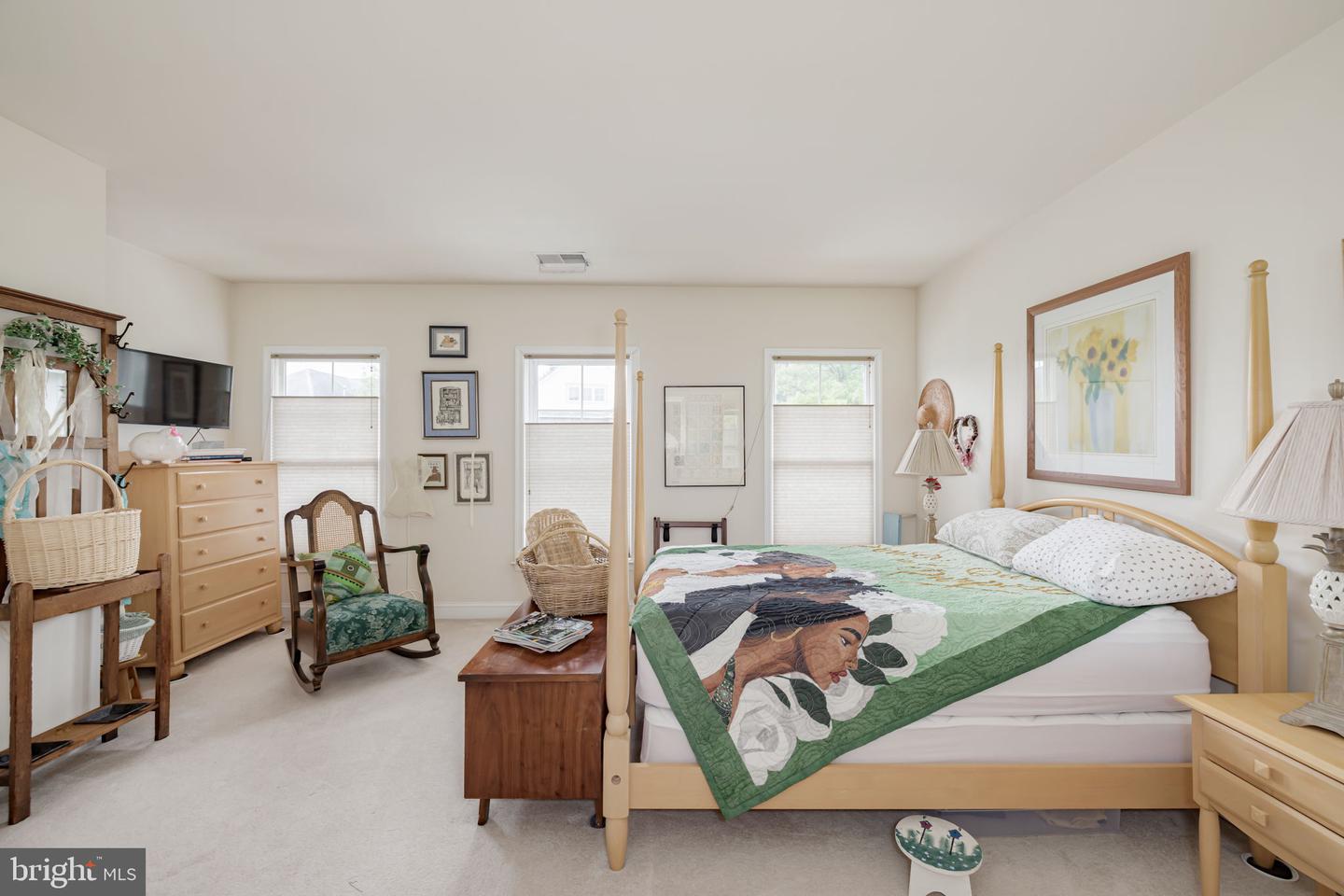 5620 TOWER HILL CIR, ALEXANDRIA, Virginia 22315, 5 Bedrooms Bedrooms, ,3 BathroomsBathrooms,Residential,For sale,5620 TOWER HILL CIR,VAFX2238460 MLS # VAFX2238460