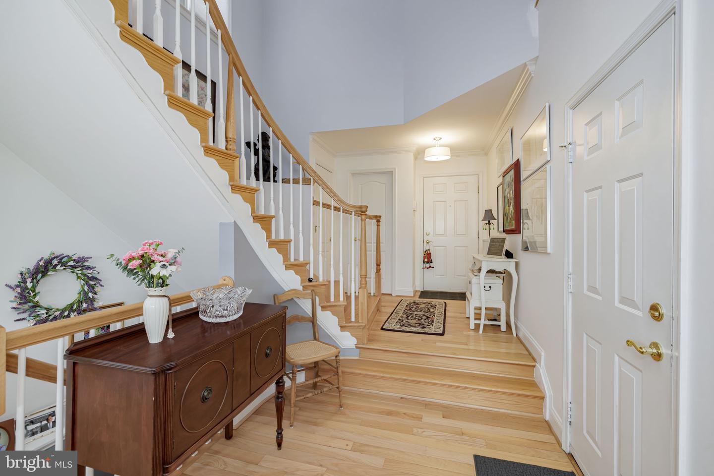 5620 TOWER HILL CIR, ALEXANDRIA, Virginia 22315, 5 Bedrooms Bedrooms, ,3 BathroomsBathrooms,Residential,For sale,5620 TOWER HILL CIR,VAFX2238460 MLS # VAFX2238460