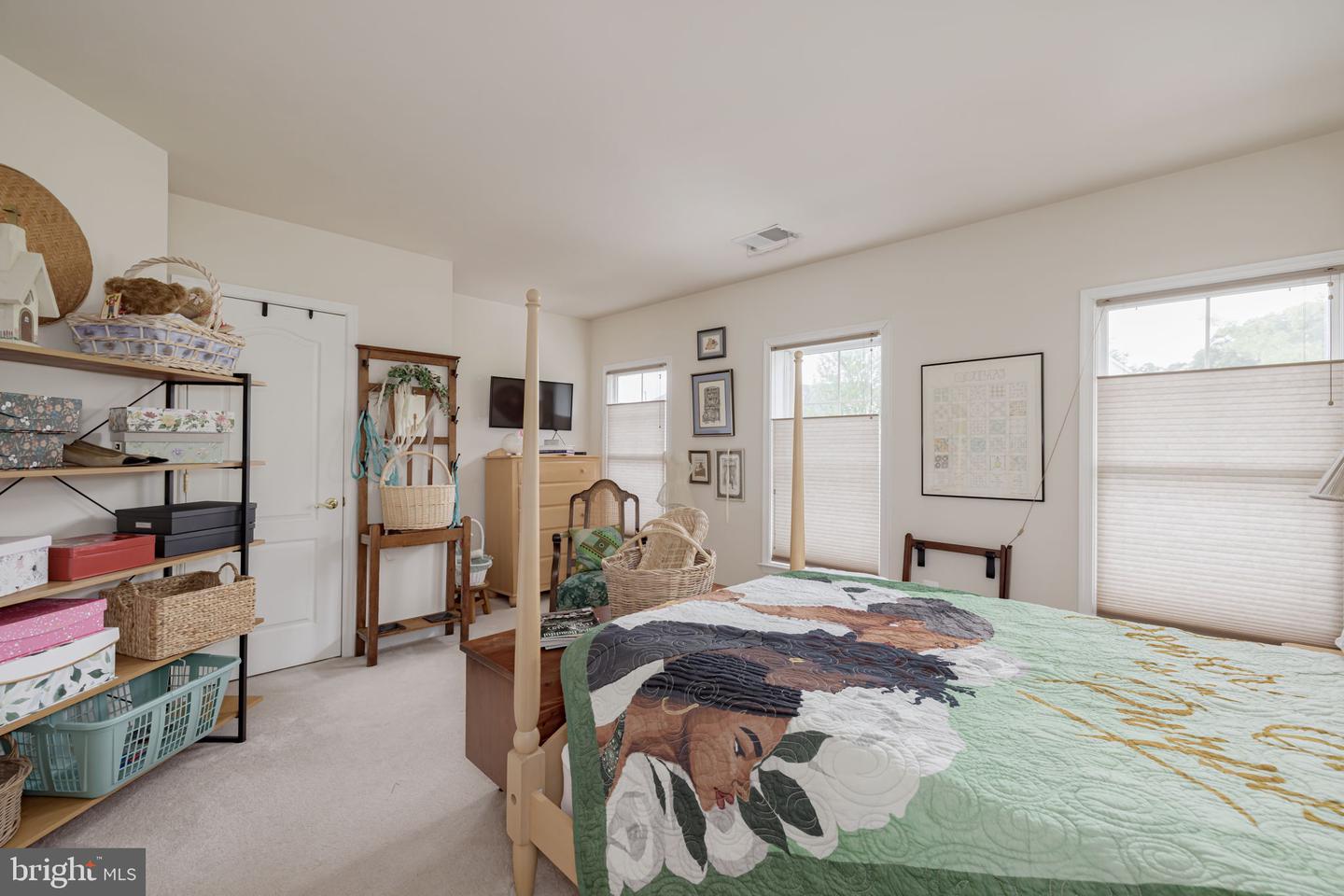 5620 TOWER HILL CIR, ALEXANDRIA, Virginia 22315, 5 Bedrooms Bedrooms, ,3 BathroomsBathrooms,Residential,For sale,5620 TOWER HILL CIR,VAFX2238460 MLS # VAFX2238460