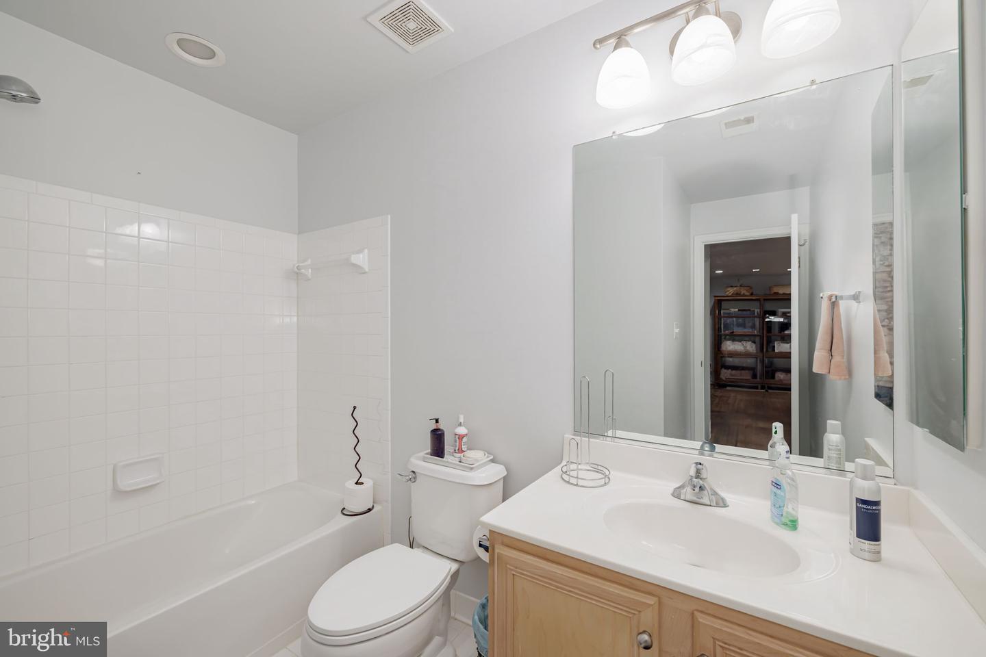 5620 TOWER HILL CIR, ALEXANDRIA, Virginia 22315, 5 Bedrooms Bedrooms, ,3 BathroomsBathrooms,Residential,For sale,5620 TOWER HILL CIR,VAFX2238460 MLS # VAFX2238460
