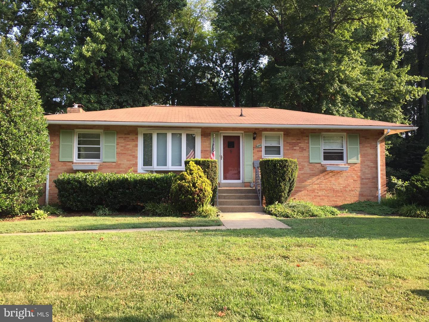 9210 DELLWOOD DR, VIENNA, Virginia 22180, 4 Bedrooms Bedrooms, ,2 BathroomsBathrooms,Residential,For sale,9210 DELLWOOD DR,VAFX2238530 MLS # VAFX2238530