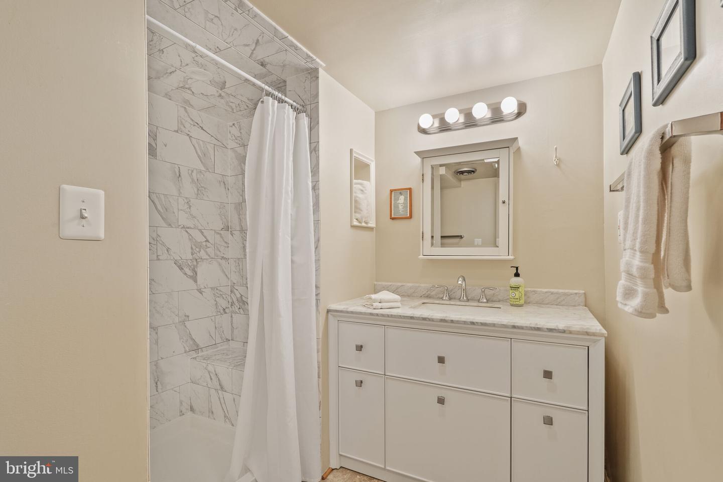 9210 DELLWOOD DR, VIENNA, Virginia 22180, 4 Bedrooms Bedrooms, ,2 BathroomsBathrooms,Residential,For sale,9210 DELLWOOD DR,VAFX2238530 MLS # VAFX2238530