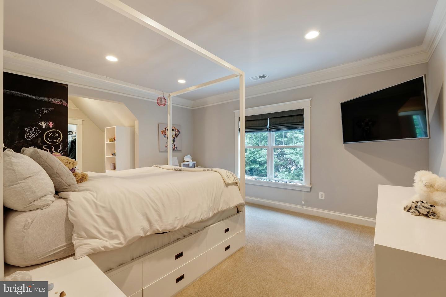 7312 GORDONS RD, FALLS CHURCH, Virginia 22043, 7 Bedrooms Bedrooms, ,7 BathroomsBathrooms,Residential,For sale,7312 GORDONS RD,VAFX2238566 MLS # VAFX2238566