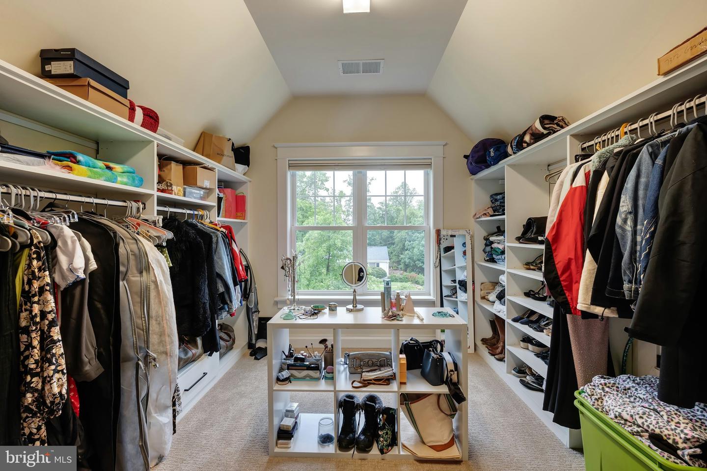 7312 GORDONS RD, FALLS CHURCH, Virginia 22043, 7 Bedrooms Bedrooms, ,7 BathroomsBathrooms,Residential,For sale,7312 GORDONS RD,VAFX2238566 MLS # VAFX2238566
