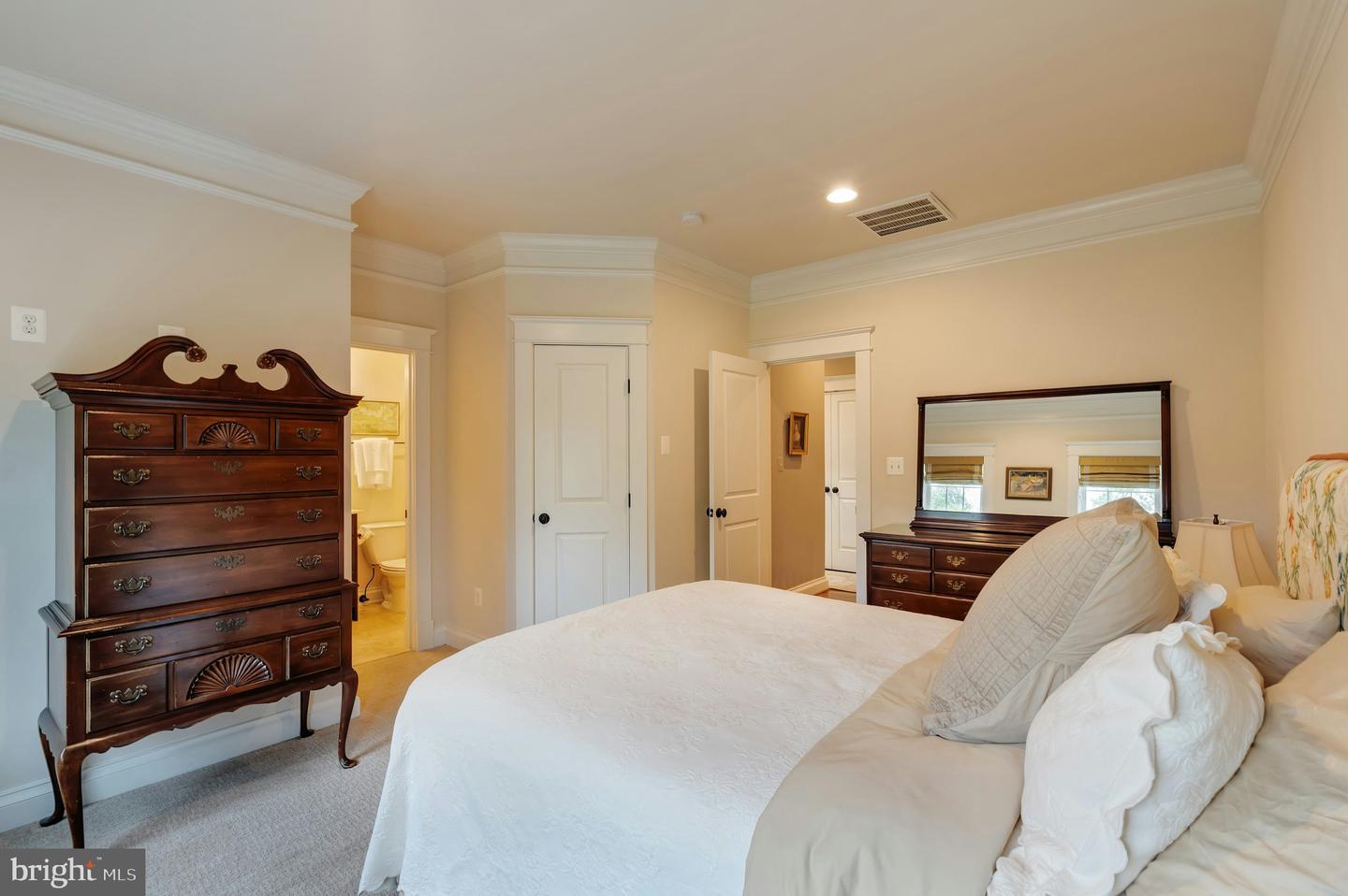 7312 GORDONS RD, FALLS CHURCH, Virginia 22043, 7 Bedrooms Bedrooms, ,7 BathroomsBathrooms,Residential,For sale,7312 GORDONS RD,VAFX2238566 MLS # VAFX2238566