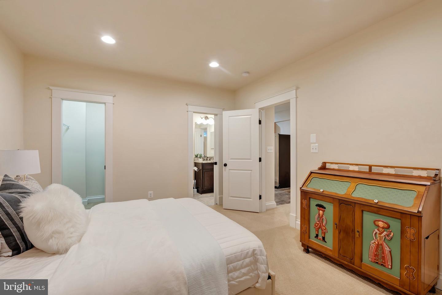 7312 GORDONS RD, FALLS CHURCH, Virginia 22043, 7 Bedrooms Bedrooms, ,7 BathroomsBathrooms,Residential,For sale,7312 GORDONS RD,VAFX2238566 MLS # VAFX2238566