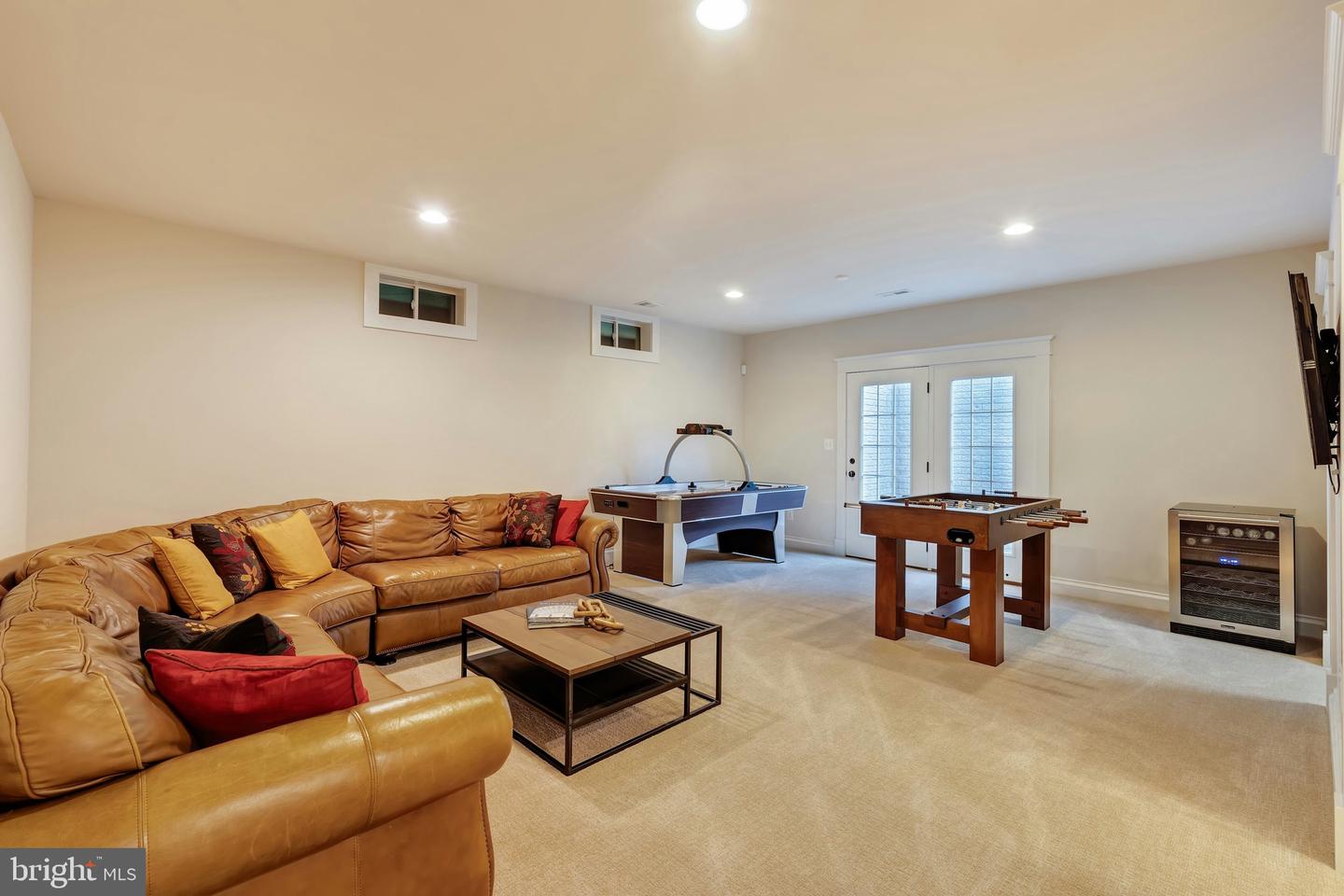 7312 GORDONS RD, FALLS CHURCH, Virginia 22043, 7 Bedrooms Bedrooms, ,7 BathroomsBathrooms,Residential,For sale,7312 GORDONS RD,VAFX2238566 MLS # VAFX2238566