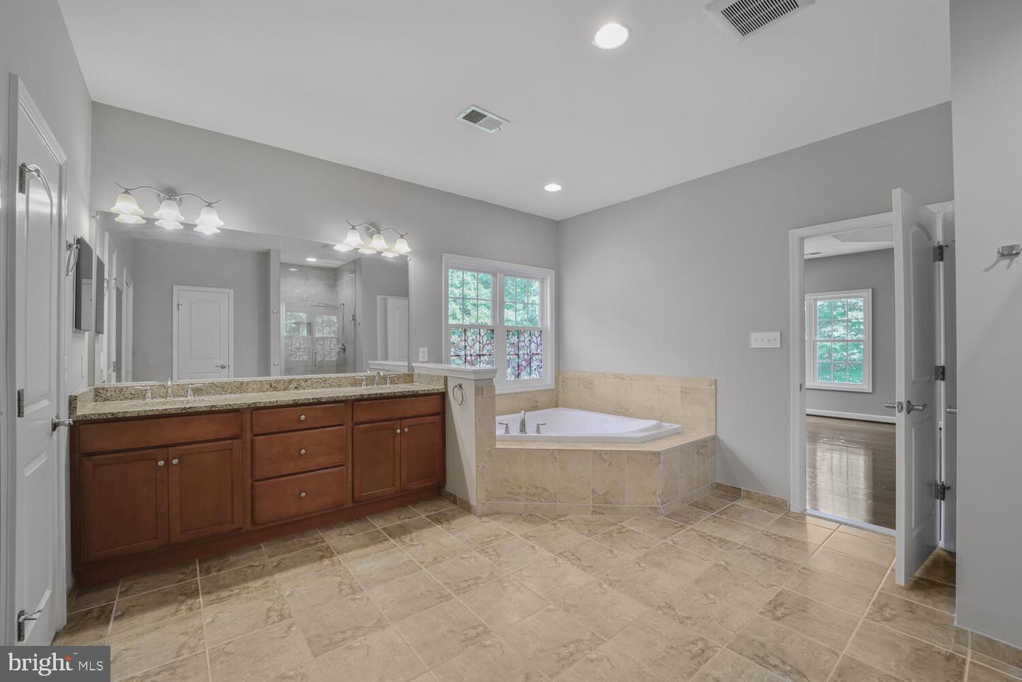 7634 BELMONT LANDING RD, LORTON, Virginia 22079, 7 Bedrooms Bedrooms, ,6 BathroomsBathrooms,Residential,For sale,7634 BELMONT LANDING RD,VAFX2238656 MLS # VAFX2238656