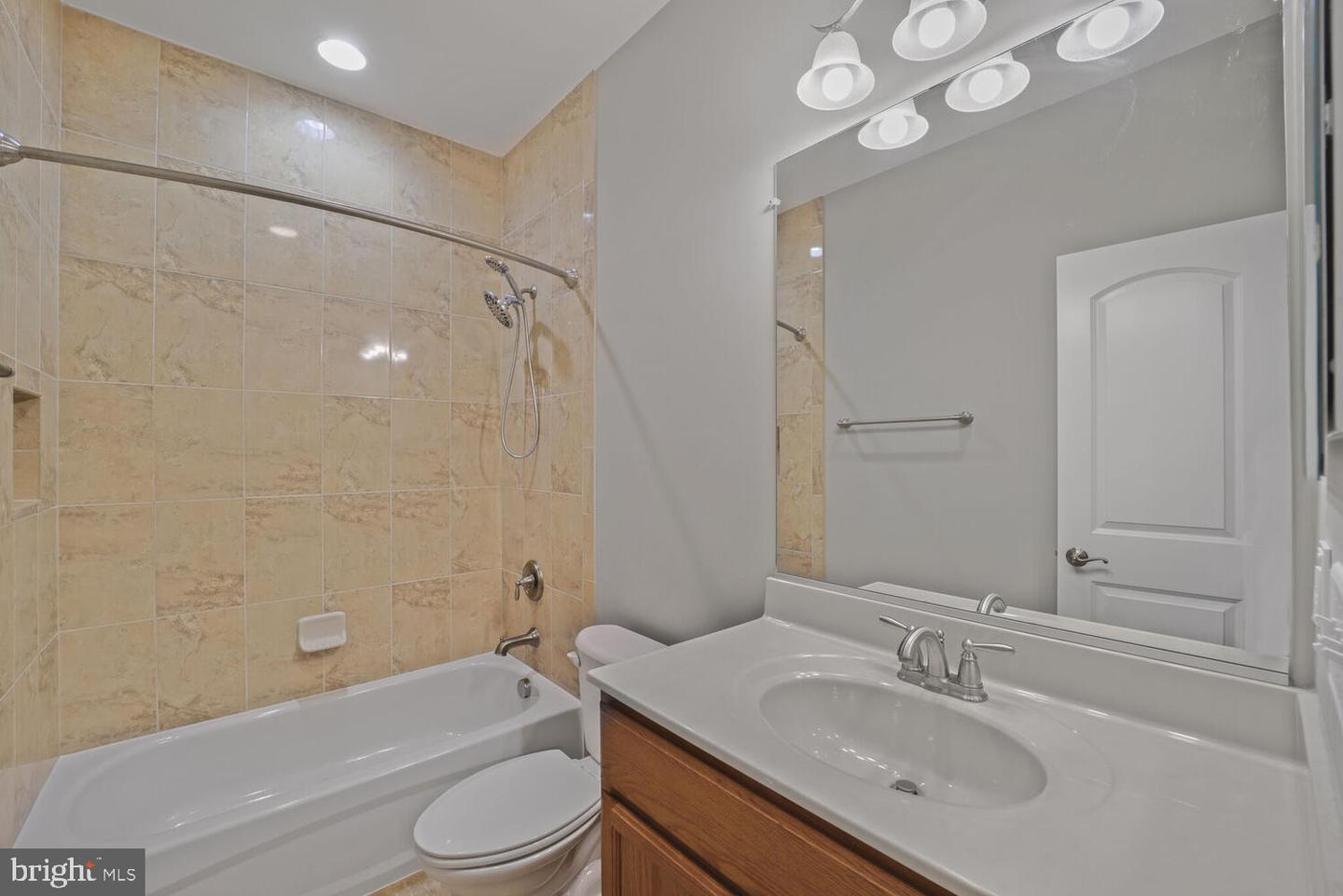 7634 BELMONT LANDING RD, LORTON, Virginia 22079, 7 Bedrooms Bedrooms, ,6 BathroomsBathrooms,Residential,For sale,7634 BELMONT LANDING RD,VAFX2238656 MLS # VAFX2238656