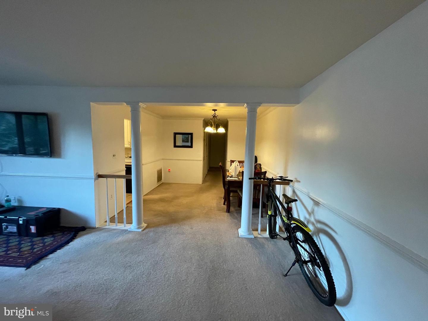 5616 BLOOMFIELD DR #3, ALEXANDRIA, Virginia 22312, 3 Bedrooms Bedrooms, 9 Rooms Rooms,2 BathroomsBathrooms,Residential,For sale,5616 BLOOMFIELD DR #3,VAFX2238740 MLS # VAFX2238740