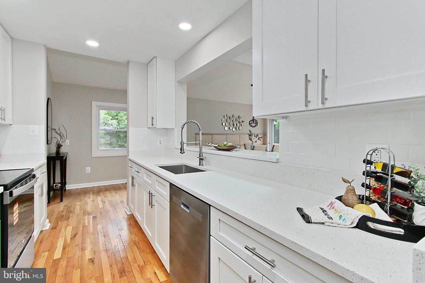 5284 DAVIS FORD RD, WOODBRIDGE, Virginia 22192, 3 Bedrooms Bedrooms, ,2 BathroomsBathrooms,Residential,For sale,5284 DAVIS FORD RD,VAPW2085106 MLS # VAPW2085106