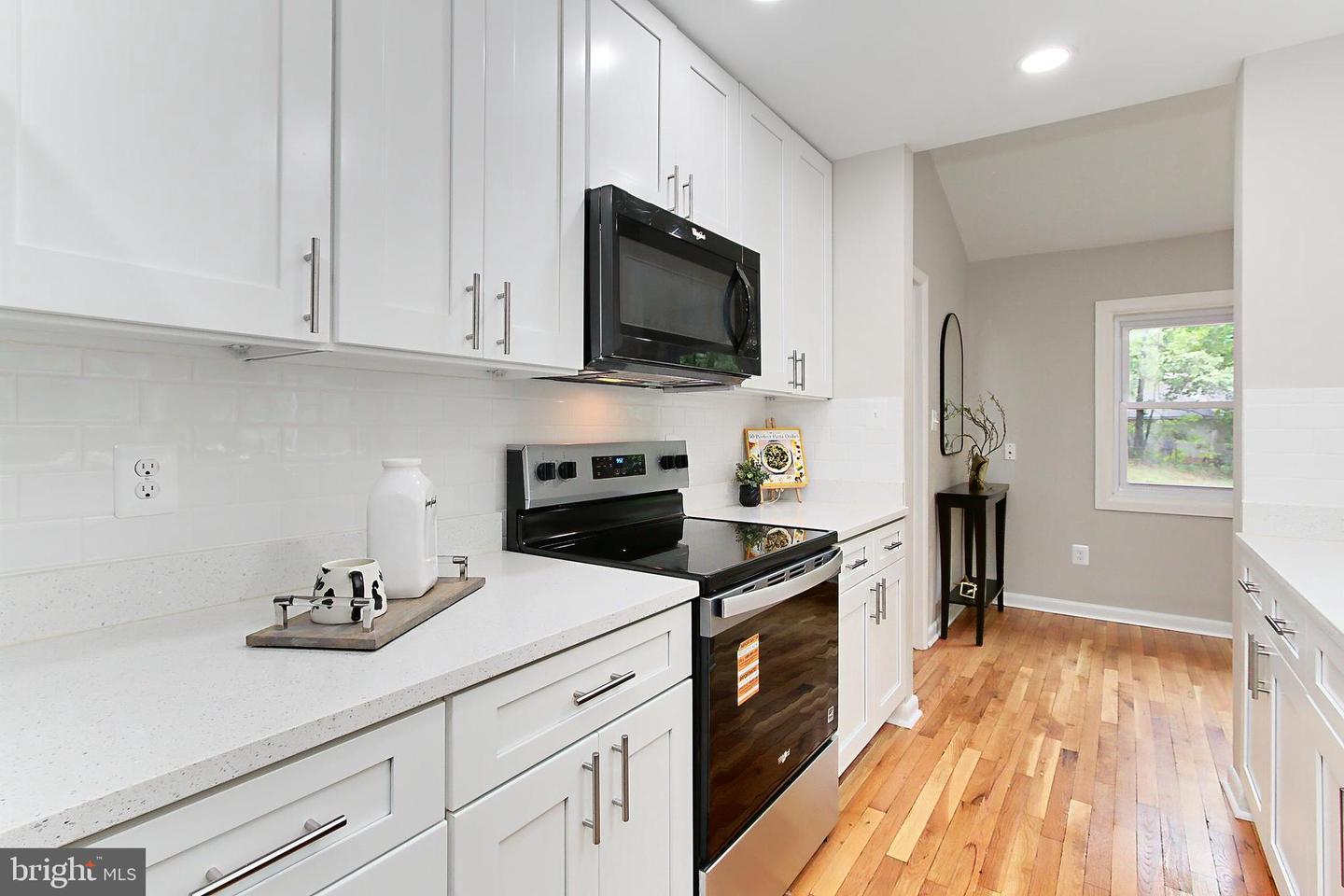 5284 DAVIS FORD RD, WOODBRIDGE, Virginia 22192, 3 Bedrooms Bedrooms, ,2 BathroomsBathrooms,Residential,For sale,5284 DAVIS FORD RD,VAPW2085106 MLS # VAPW2085106