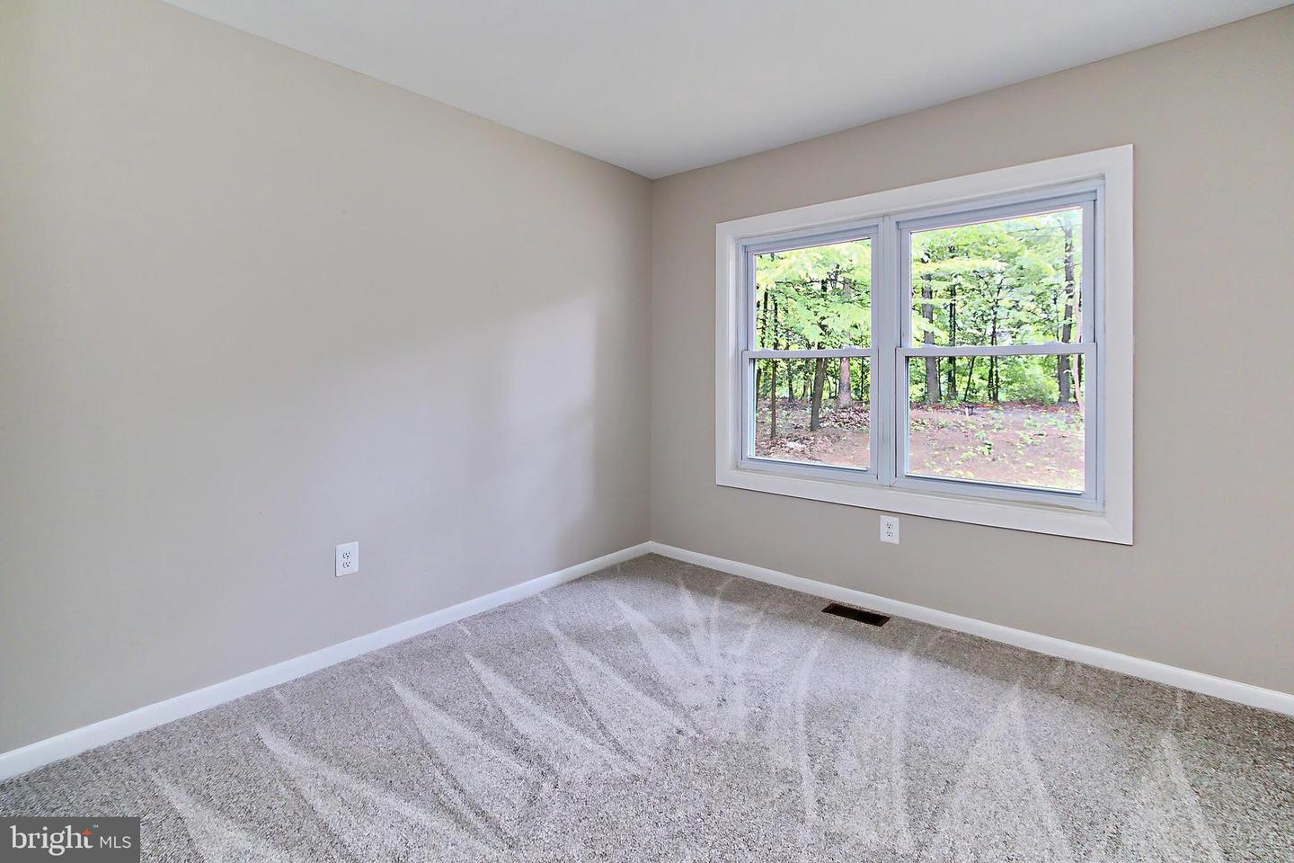 5284 DAVIS FORD RD, WOODBRIDGE, Virginia 22192, 3 Bedrooms Bedrooms, ,2 BathroomsBathrooms,Residential,For sale,5284 DAVIS FORD RD,VAPW2085106 MLS # VAPW2085106