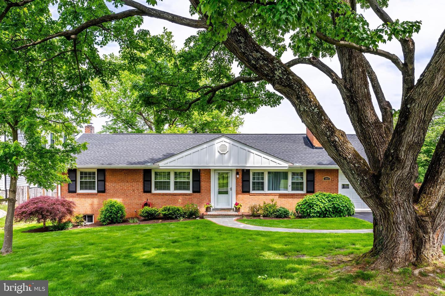 1243 KURTZ RD, MCLEAN, Virginia 22101, ,Land,For sale,1243 KURTZ RD,VAFX2240474 MLS # VAFX2240474