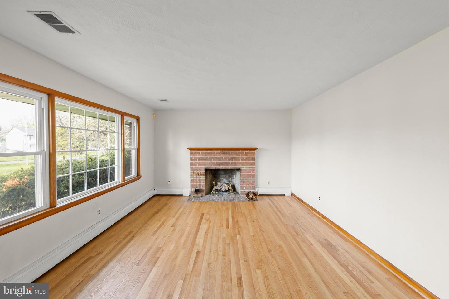 2243 BRUCETOWN RD, CLEAR BROOK, Virginia 22624, 3 Bedrooms Bedrooms, ,1 BathroomBathrooms,Residential,For sale,2243 BRUCETOWN RD,VAFV2024692 MLS # VAFV2024692