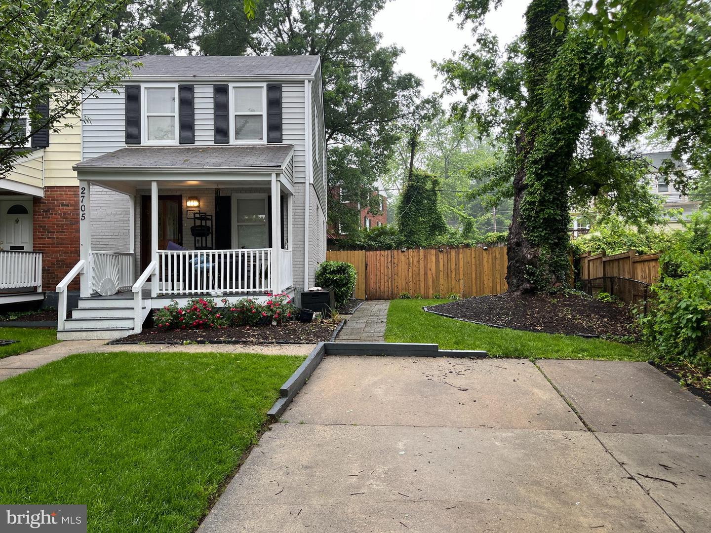 2705 FARNSWORTH DR, ALEXANDRIA, Virginia 22303, 2 Bedrooms Bedrooms, ,2 BathroomsBathrooms,Residential,For sale,2705 FARNSWORTH DR,VAFX2224864 MLS # VAFX2224864