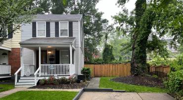 2705 FARNSWORTH DR, ALEXANDRIA, Virginia 22303, 2 Bedrooms Bedrooms, ,2 BathroomsBathrooms,Residential,For sale,2705 FARNSWORTH DR,VAFX2224864 MLS # VAFX2224864