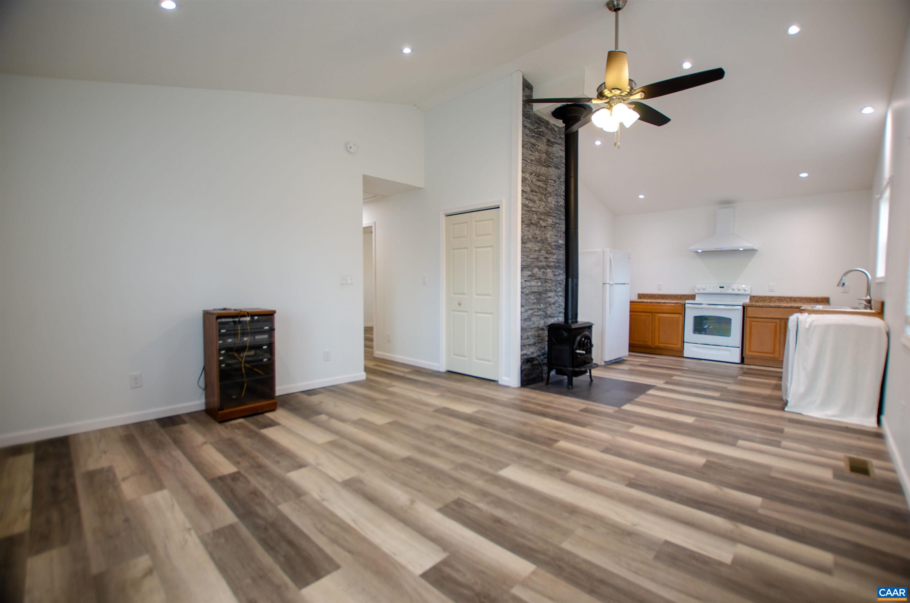 29 HORSESHOE MOUNTAIN RD, ROSELAND, Virginia 22967, 2 Bedrooms Bedrooms, ,2 BathroomsBathrooms,Residential,Like New Panoramic Mountain View Cottage Amazing L,29 HORSESHOE MOUNTAIN RD,661841 MLS # 661841