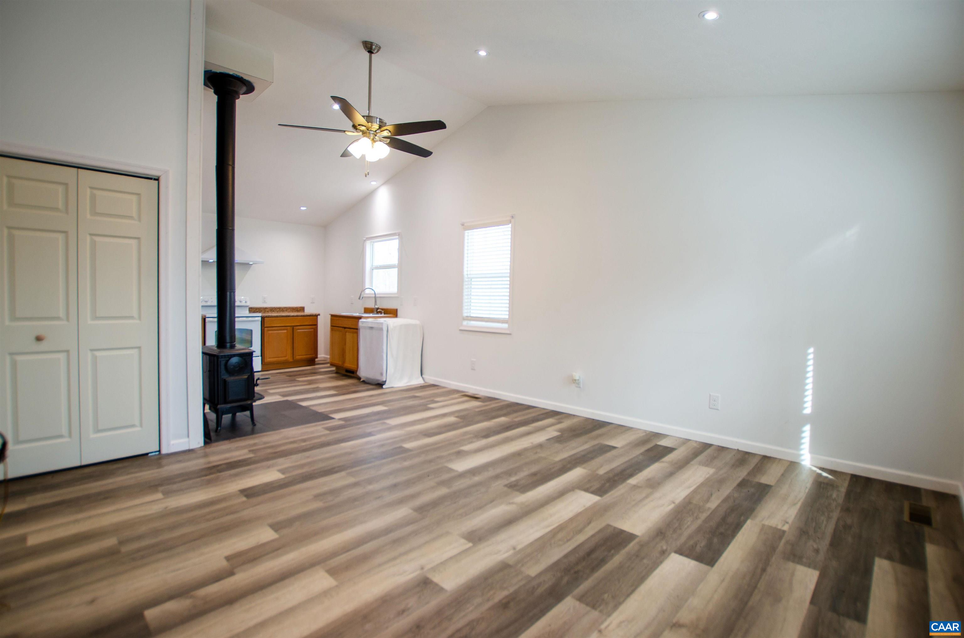 29 HORSESHOE MOUNTAIN RD, ROSELAND, Virginia 22967, 2 Bedrooms Bedrooms, ,2 BathroomsBathrooms,Residential,Like New Panoramic Mountain View Cottage Amazing L,29 HORSESHOE MOUNTAIN RD,661841 MLS # 661841