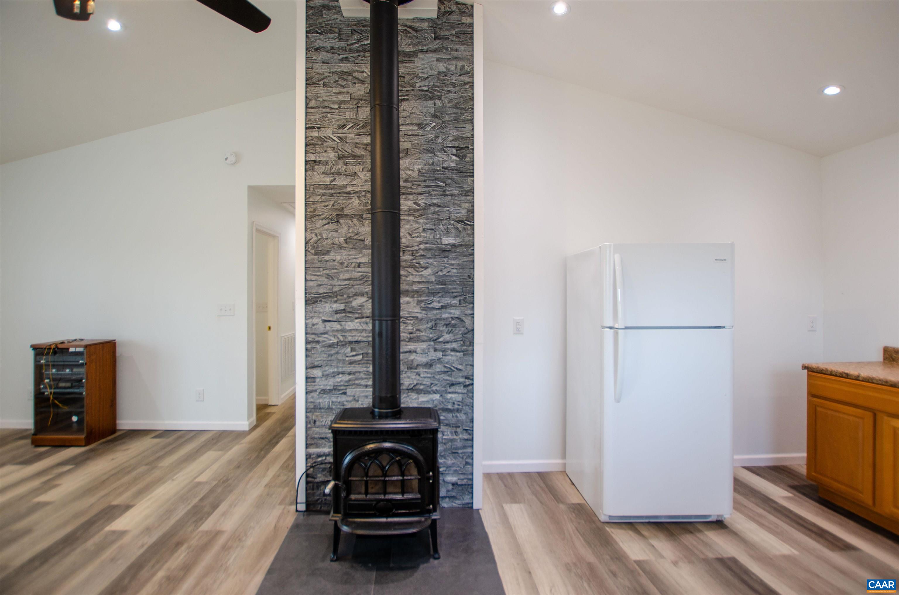 29 HORSESHOE MOUNTAIN RD, ROSELAND, Virginia 22967, 2 Bedrooms Bedrooms, ,2 BathroomsBathrooms,Residential,Like New Panoramic Mountain View Cottage Amazing L,29 HORSESHOE MOUNTAIN RD,661841 MLS # 661841