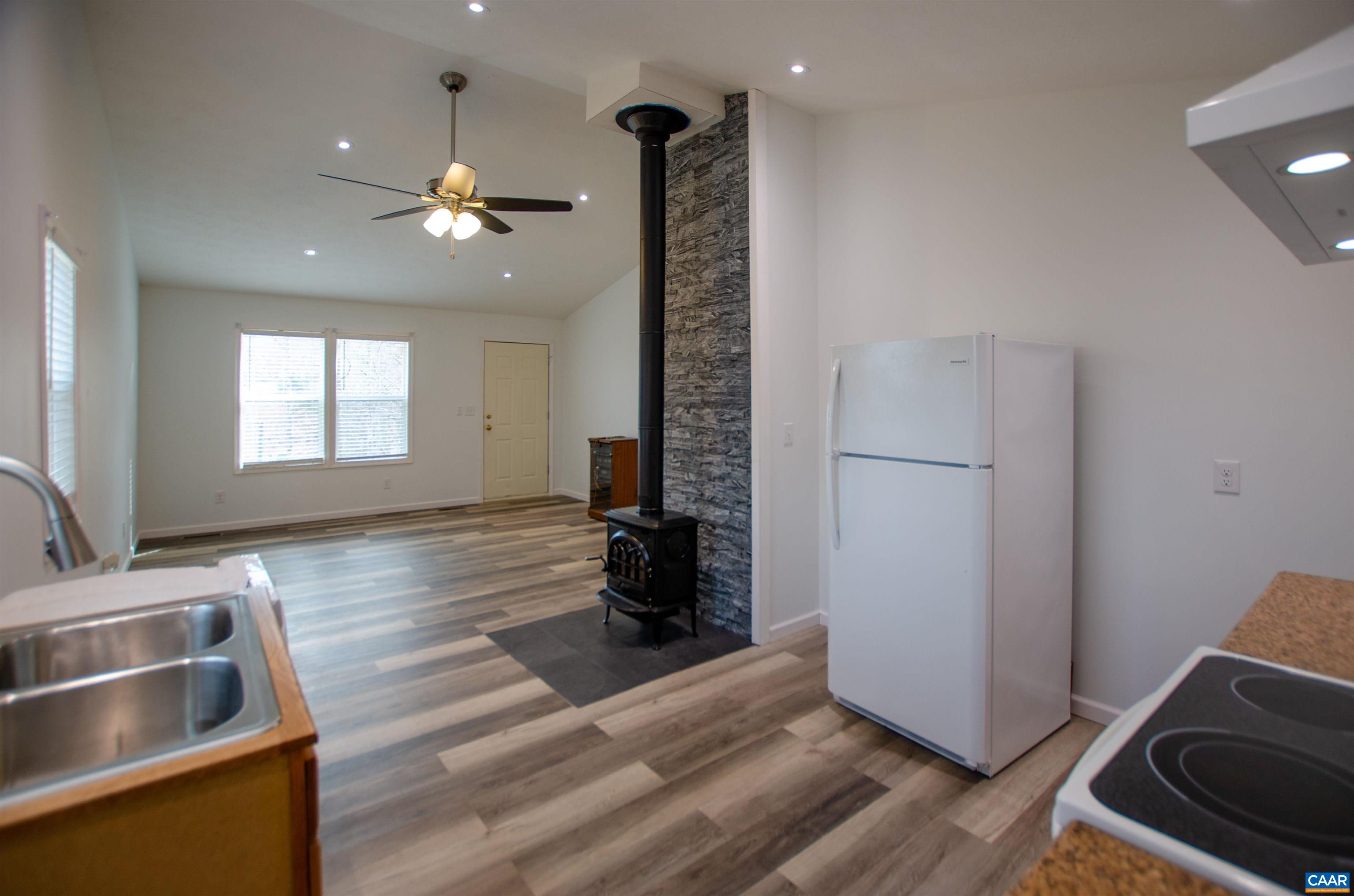 29 HORSESHOE MOUNTAIN RD, ROSELAND, Virginia 22967, 2 Bedrooms Bedrooms, ,2 BathroomsBathrooms,Residential,Like New Panoramic Mountain View Cottage Amazing L,29 HORSESHOE MOUNTAIN RD,661841 MLS # 661841
