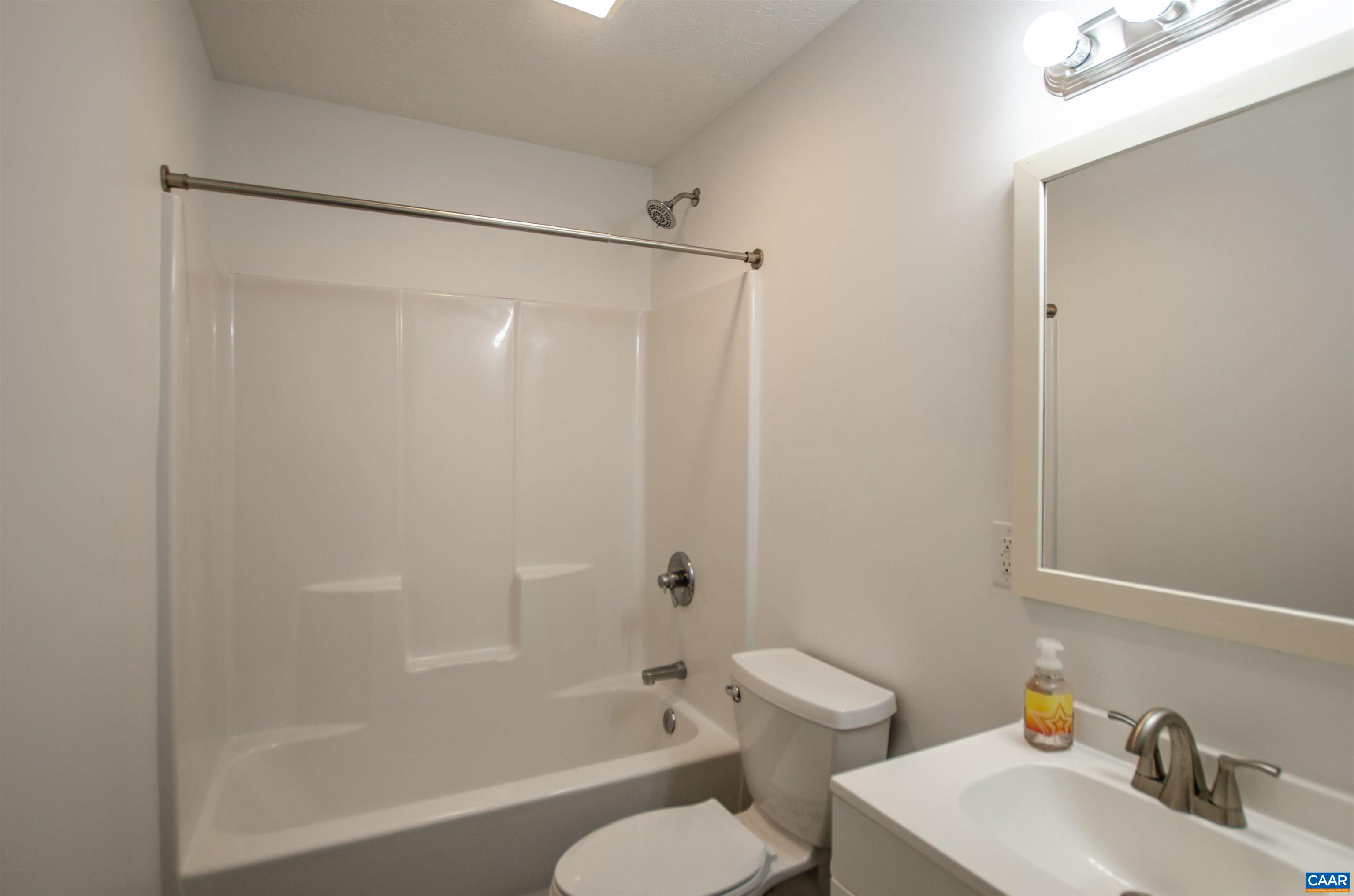 29 HORSESHOE MOUNTAIN RD, ROSELAND, Virginia 22967, 2 Bedrooms Bedrooms, ,2 BathroomsBathrooms,Residential,Like New Panoramic Mountain View Cottage Amazing L,29 HORSESHOE MOUNTAIN RD,661841 MLS # 661841