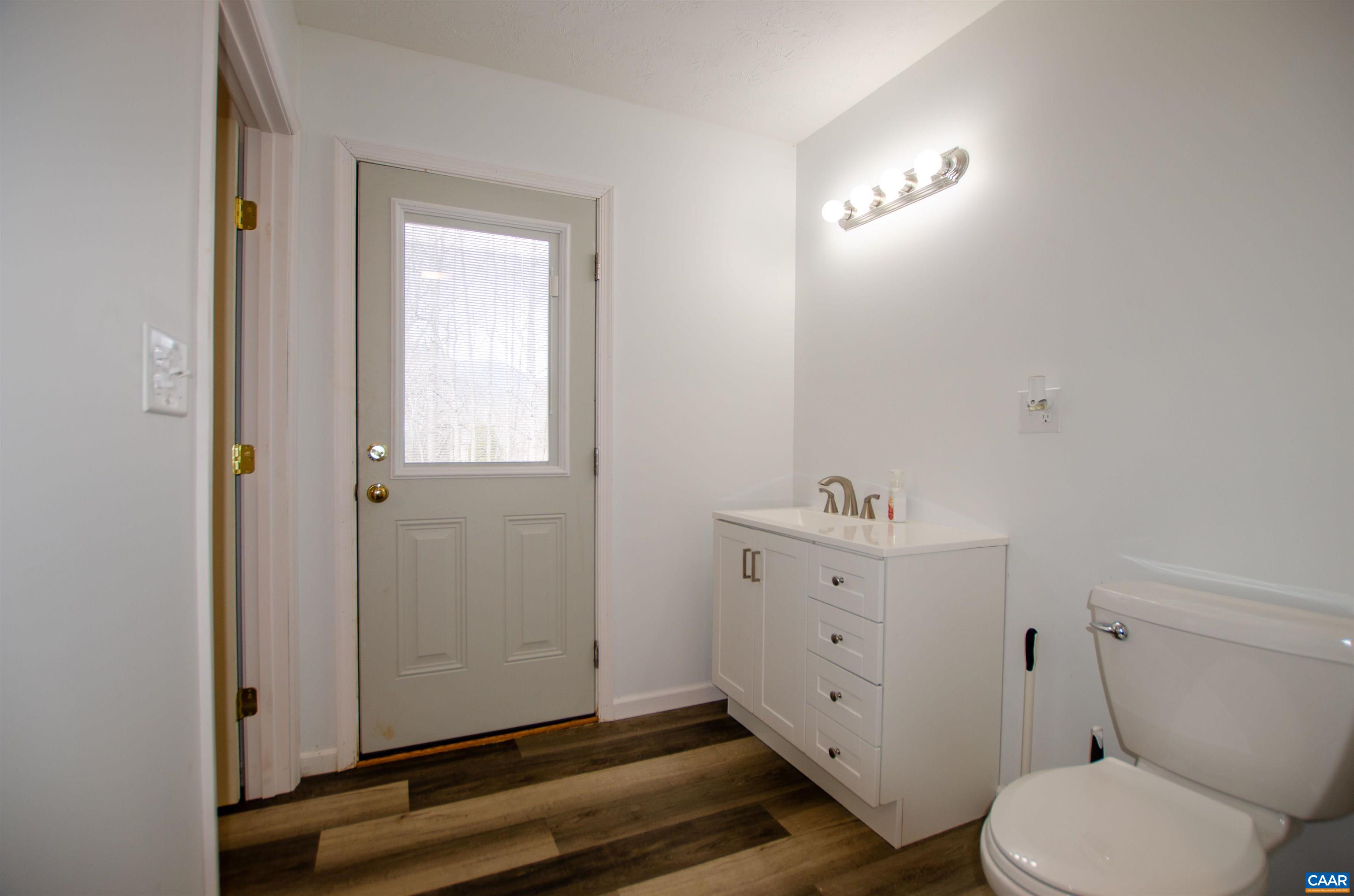 29 HORSESHOE MOUNTAIN RD, ROSELAND, Virginia 22967, 2 Bedrooms Bedrooms, ,2 BathroomsBathrooms,Residential,Like New Panoramic Mountain View Cottage Amazing L,29 HORSESHOE MOUNTAIN RD,661841 MLS # 661841