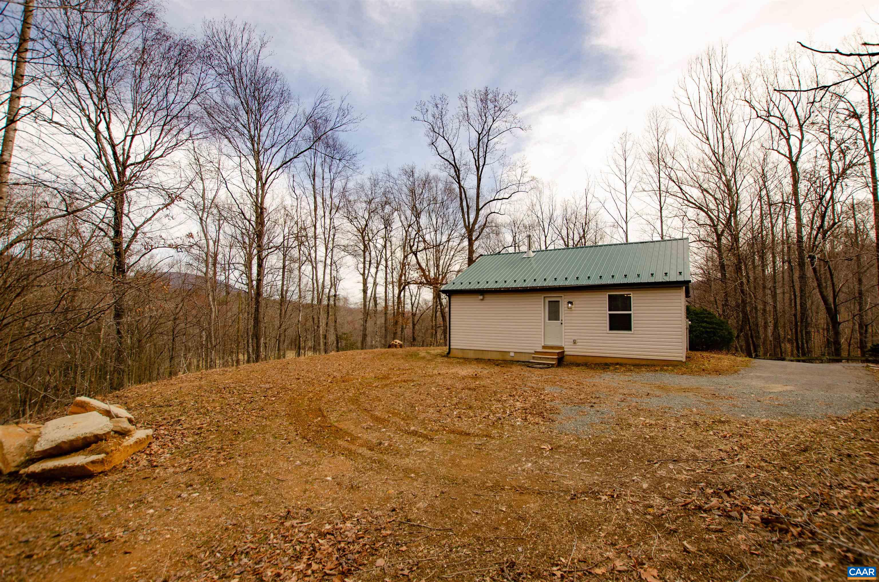 29 HORSESHOE MOUNTAIN RD, ROSELAND, Virginia 22967, 2 Bedrooms Bedrooms, ,2 BathroomsBathrooms,Residential,Like New Panoramic Mountain View Cottage Amazing L,29 HORSESHOE MOUNTAIN RD,661841 MLS # 661841