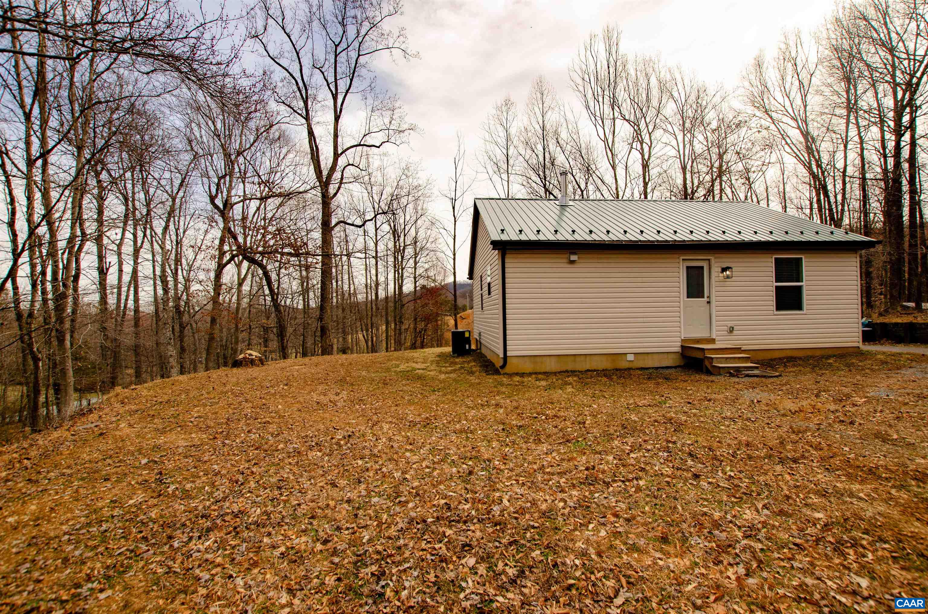 29 HORSESHOE MOUNTAIN RD, ROSELAND, Virginia 22967, 2 Bedrooms Bedrooms, ,2 BathroomsBathrooms,Residential,Like New Panoramic Mountain View Cottage Amazing L,29 HORSESHOE MOUNTAIN RD,661841 MLS # 661841
