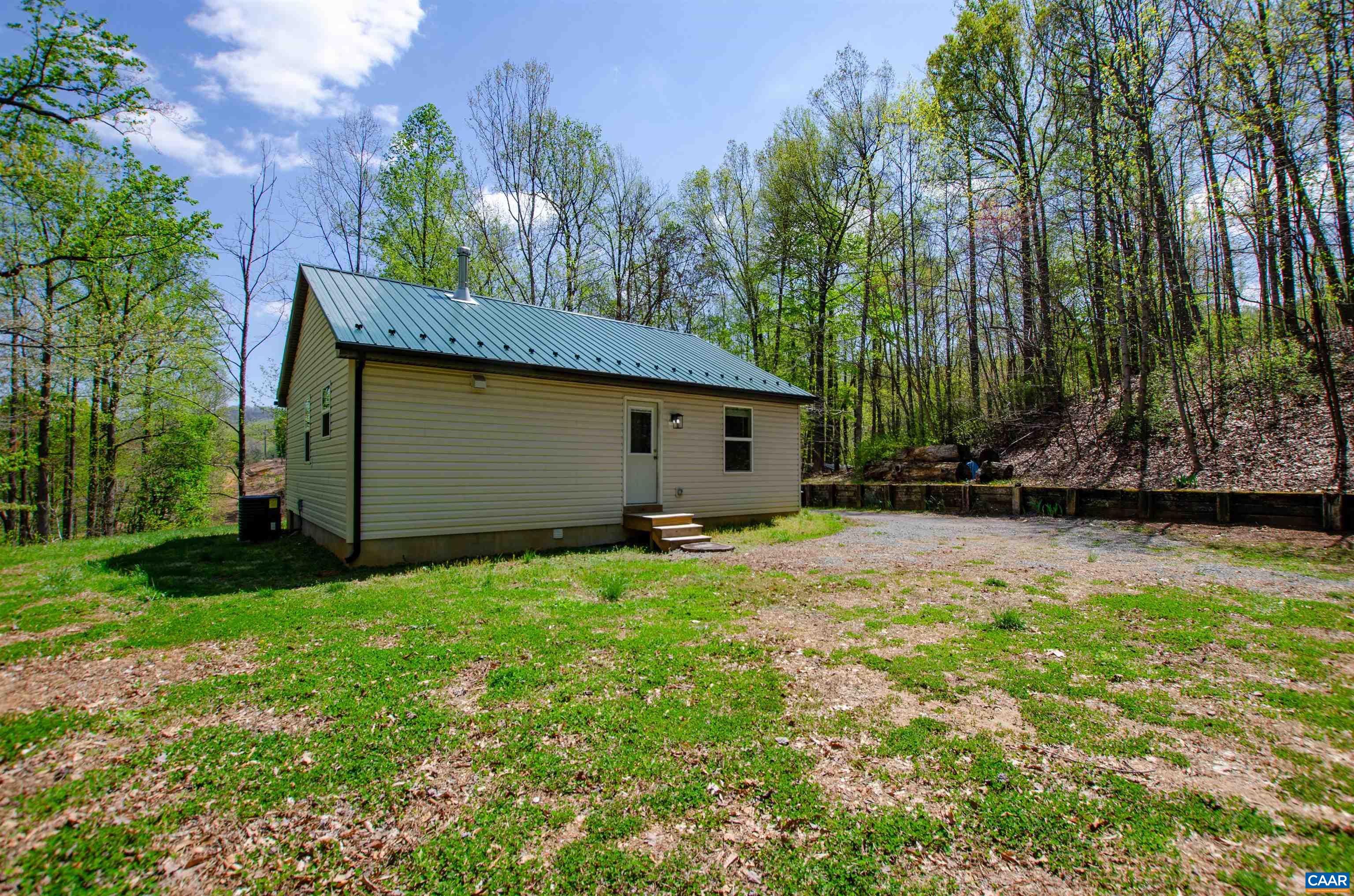 29 HORSESHOE MOUNTAIN RD, ROSELAND, Virginia 22967, 2 Bedrooms Bedrooms, ,2 BathroomsBathrooms,Residential,Like New Panoramic Mountain View Cottage Amazing L,29 HORSESHOE MOUNTAIN RD,661841 MLS # 661841