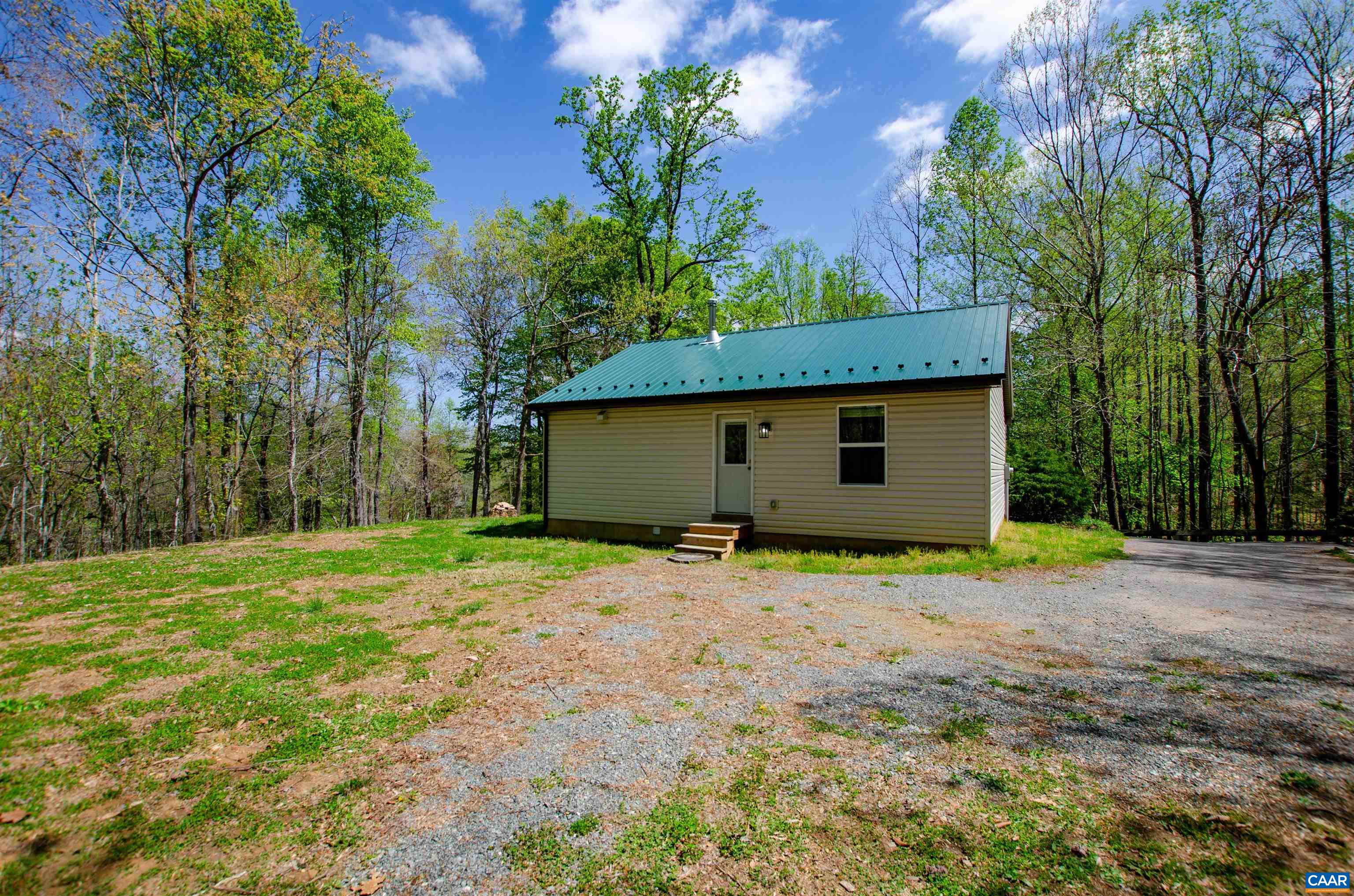 29 HORSESHOE MOUNTAIN RD, ROSELAND, Virginia 22967, 2 Bedrooms Bedrooms, ,2 BathroomsBathrooms,Residential,Like New Panoramic Mountain View Cottage Amazing L,29 HORSESHOE MOUNTAIN RD,661841 MLS # 661841