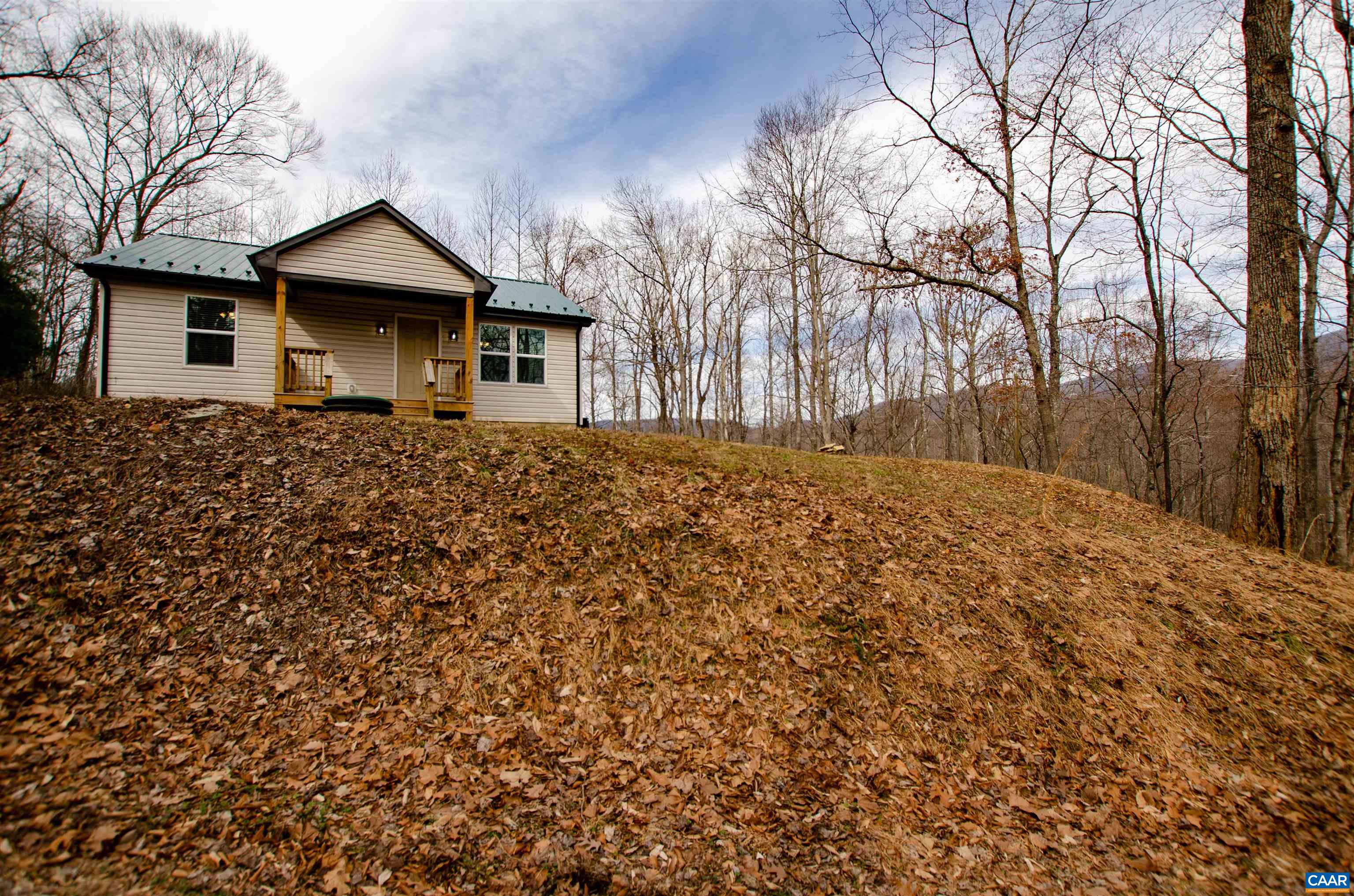 29 HORSESHOE MOUNTAIN RD, ROSELAND, Virginia 22967, 2 Bedrooms Bedrooms, ,2 BathroomsBathrooms,Residential,Like New Panoramic Mountain View Cottage Amazing L,29 HORSESHOE MOUNTAIN RD,661841 MLS # 661841