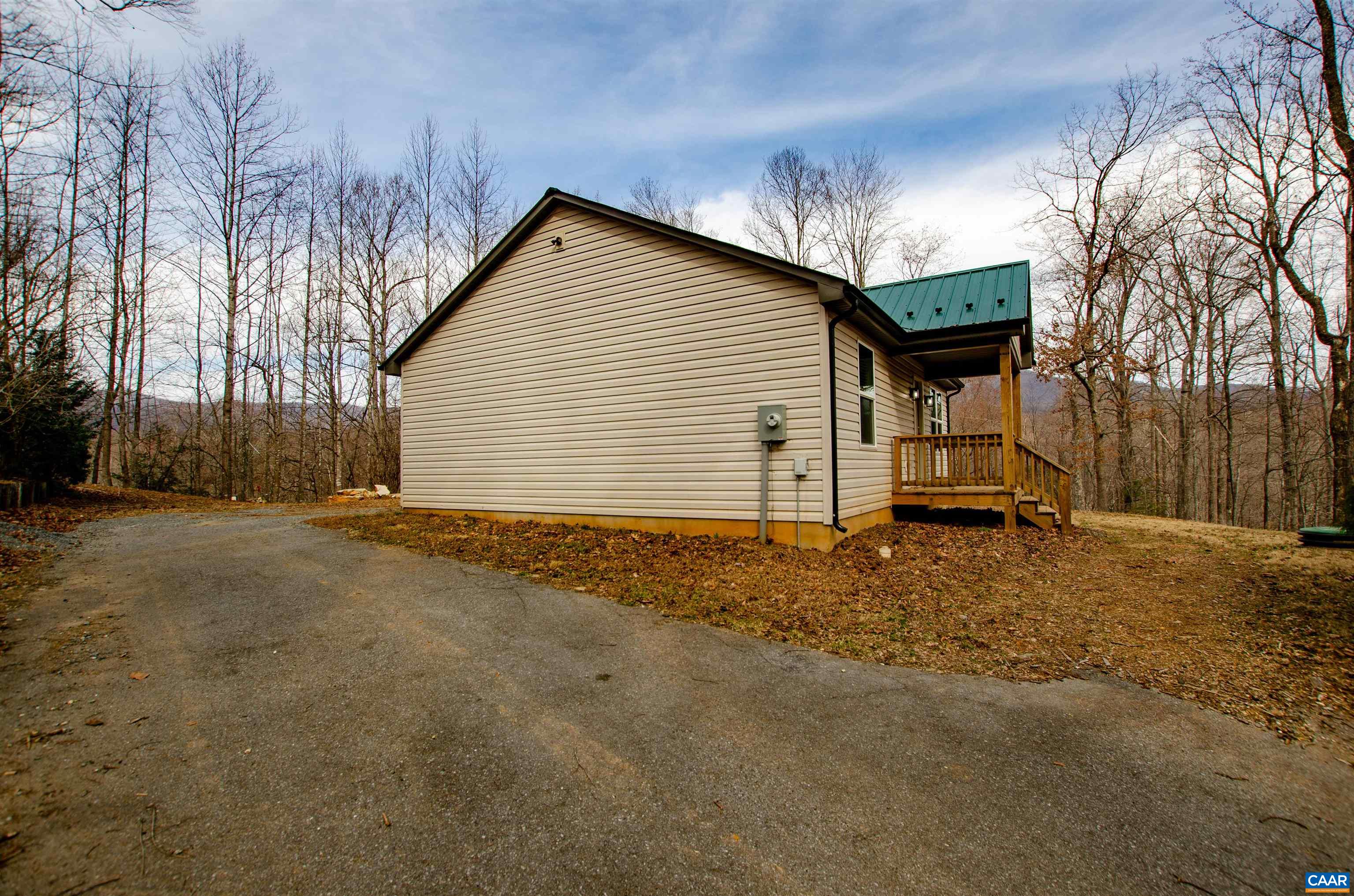 29 HORSESHOE MOUNTAIN RD, ROSELAND, Virginia 22967, 2 Bedrooms Bedrooms, ,2 BathroomsBathrooms,Residential,Like New Panoramic Mountain View Cottage Amazing L,29 HORSESHOE MOUNTAIN RD,661841 MLS # 661841