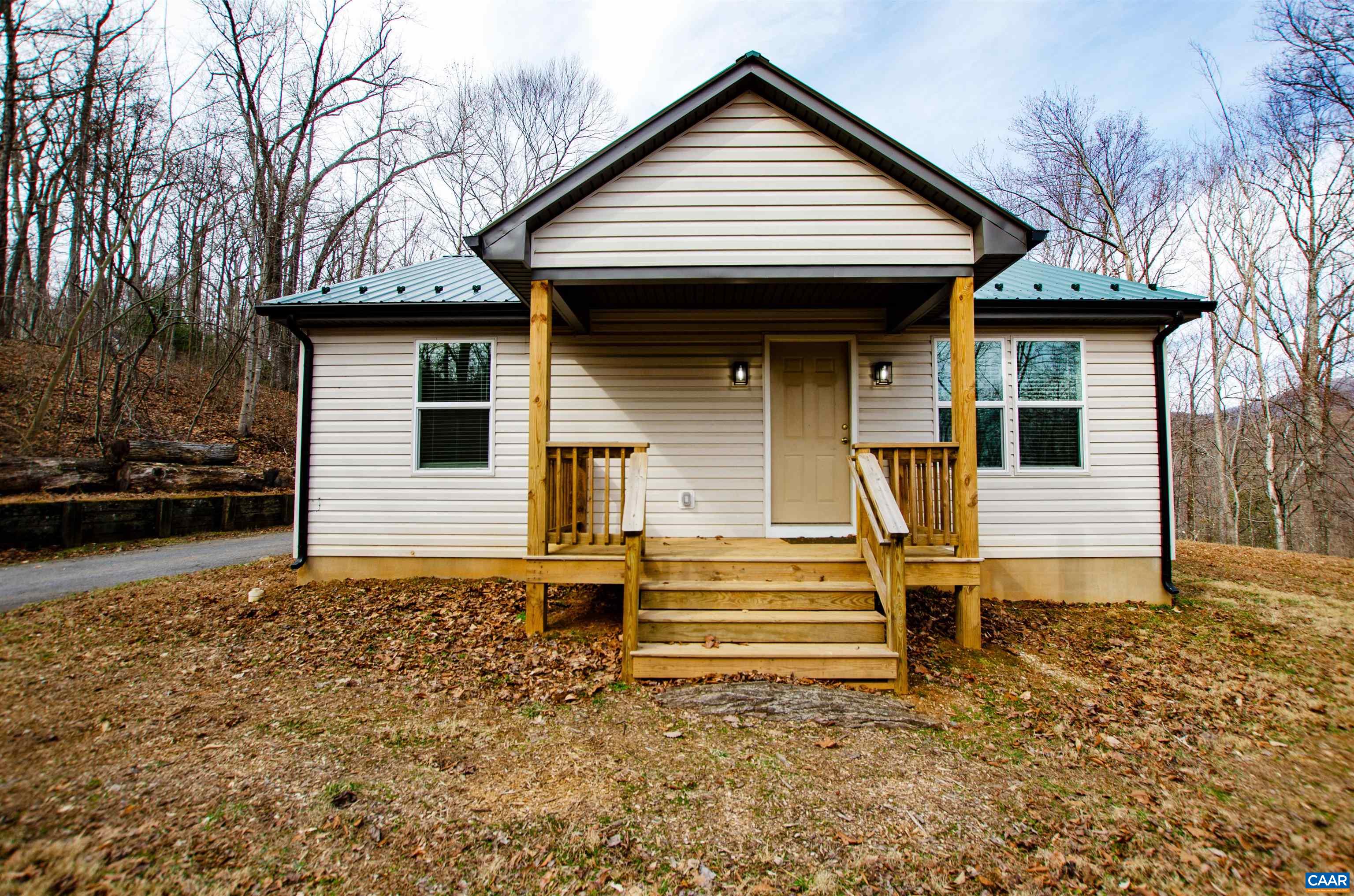 29 HORSESHOE MOUNTAIN RD, ROSELAND, Virginia 22967, 2 Bedrooms Bedrooms, ,2 BathroomsBathrooms,Residential,Like New Panoramic Mountain View Cottage Amazing L,29 HORSESHOE MOUNTAIN RD,661841 MLS # 661841