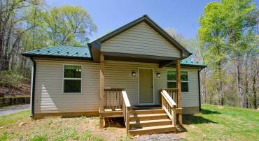 29 HORSESHOE MOUNTAIN RD, ROSELAND, Virginia 22967, 2 Bedrooms Bedrooms, ,2 BathroomsBathrooms,Residential,Like New Panoramic Mountain View Cottage Amazing L,29 HORSESHOE MOUNTAIN RD,661841 MLS # 661841