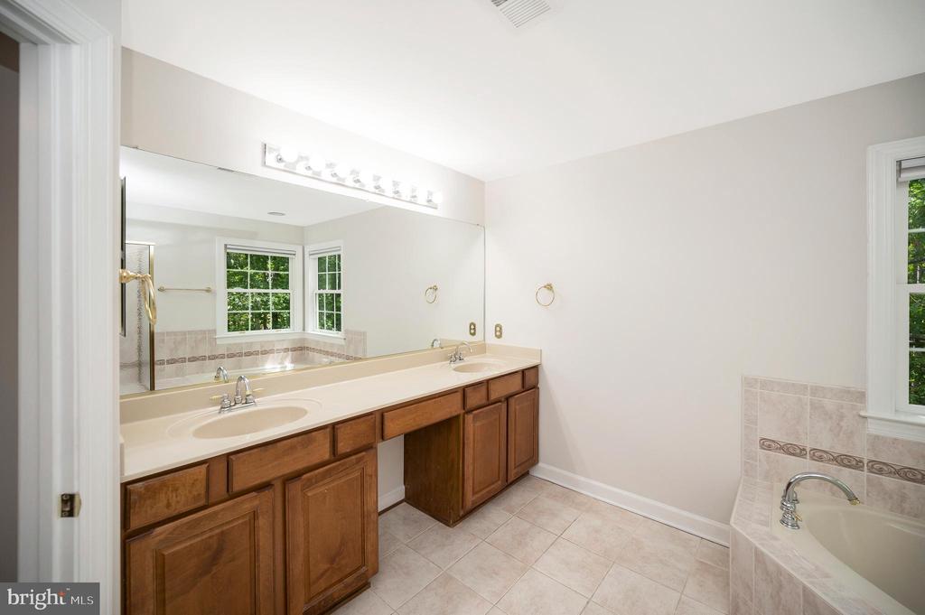 3715 FAIRWAYS CT, FREDERICKSBURG, Virginia 22408, 4 Bedrooms Bedrooms, ,3 BathroomsBathrooms,Residential,3715 FAIRWAYS CT,VASP2033148 MLS # VASP2033148