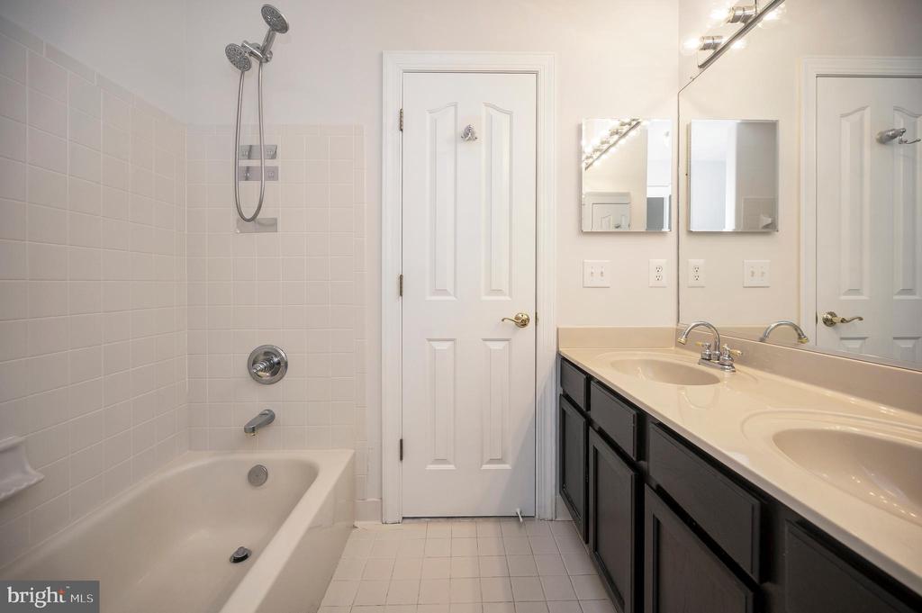 3715 FAIRWAYS CT, FREDERICKSBURG, Virginia 22408, 4 Bedrooms Bedrooms, ,3 BathroomsBathrooms,Residential,3715 FAIRWAYS CT,VASP2033148 MLS # VASP2033148