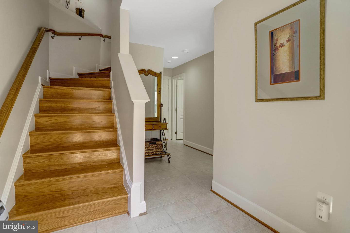 2537 S KENMORE CT, ARLINGTON, Virginia 22206, 3 Bedrooms Bedrooms, ,3 BathroomsBathrooms,Residential,For sale,2537 S KENMORE CT,VAAR2054740 MLS # VAAR2054740