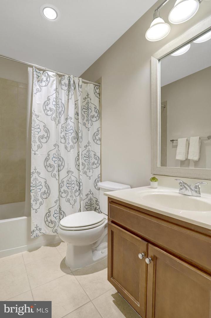 2537 S KENMORE CT, ARLINGTON, Virginia 22206, 3 Bedrooms Bedrooms, ,3 BathroomsBathrooms,Residential,For sale,2537 S KENMORE CT,VAAR2054740 MLS # VAAR2054740