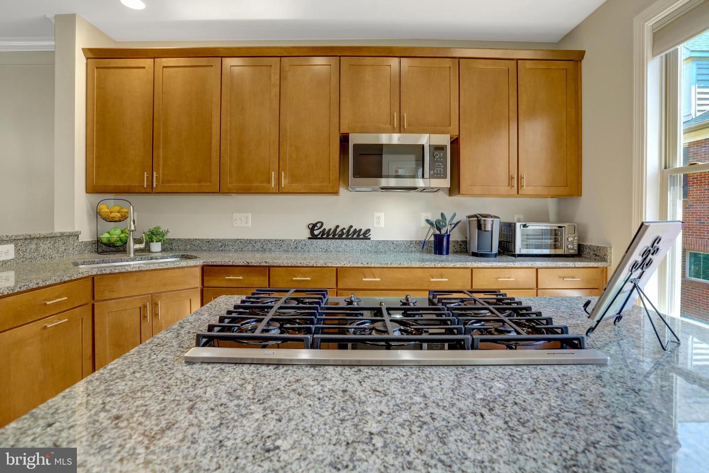 2537 S KENMORE CT, ARLINGTON, Virginia 22206, 3 Bedrooms Bedrooms, ,3 BathroomsBathrooms,Residential,For sale,2537 S KENMORE CT,VAAR2054740 MLS # VAAR2054740