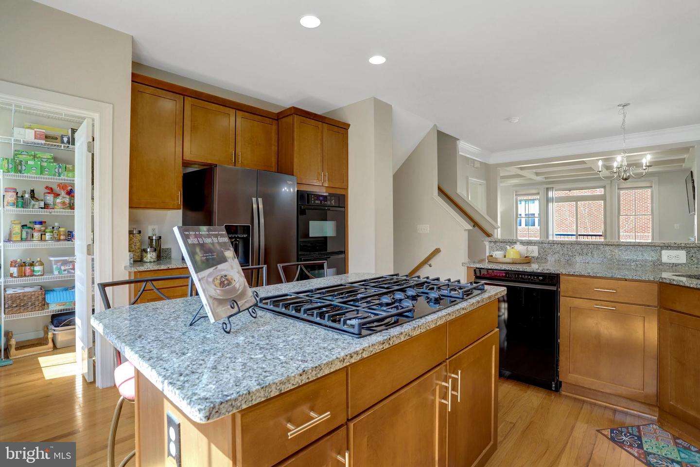 2537 S KENMORE CT, ARLINGTON, Virginia 22206, 3 Bedrooms Bedrooms, ,3 BathroomsBathrooms,Residential,For sale,2537 S KENMORE CT,VAAR2054740 MLS # VAAR2054740