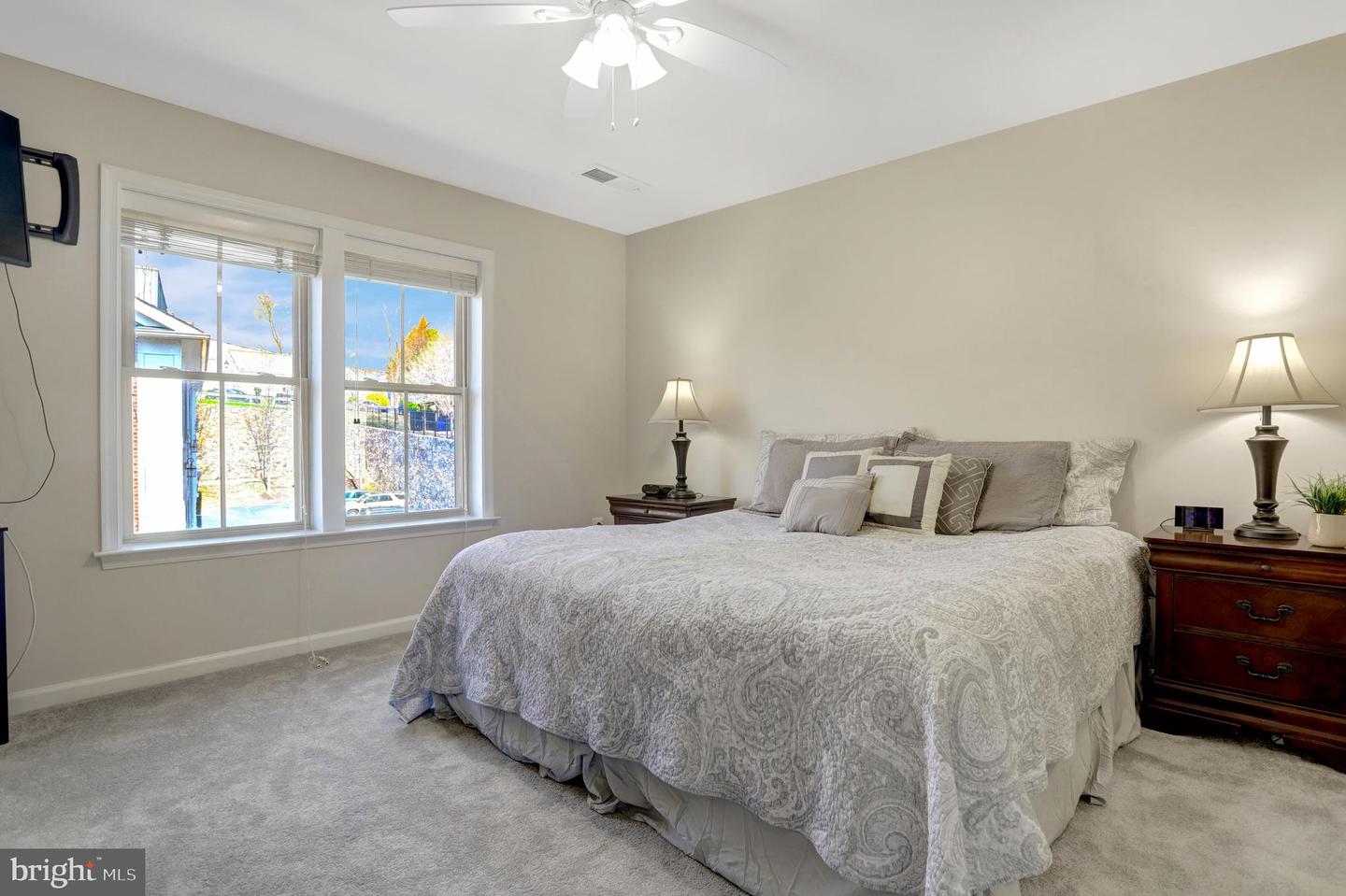 2537 S KENMORE CT, ARLINGTON, Virginia 22206, 3 Bedrooms Bedrooms, ,3 BathroomsBathrooms,Residential,For sale,2537 S KENMORE CT,VAAR2054740 MLS # VAAR2054740