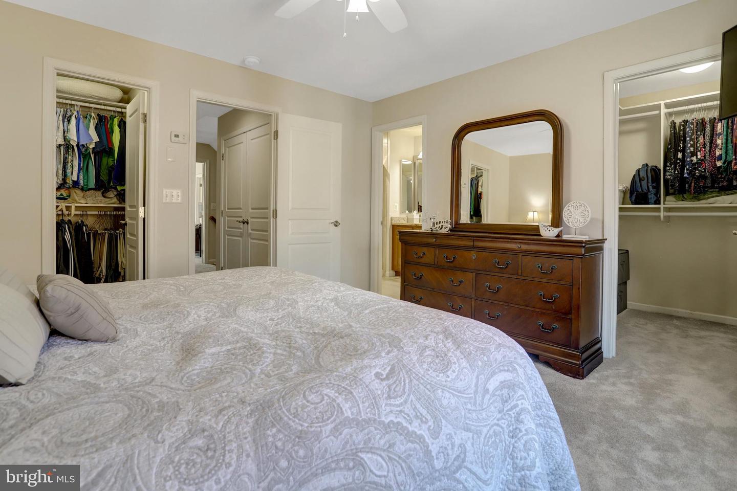 2537 S KENMORE CT, ARLINGTON, Virginia 22206, 3 Bedrooms Bedrooms, ,3 BathroomsBathrooms,Residential,For sale,2537 S KENMORE CT,VAAR2054740 MLS # VAAR2054740