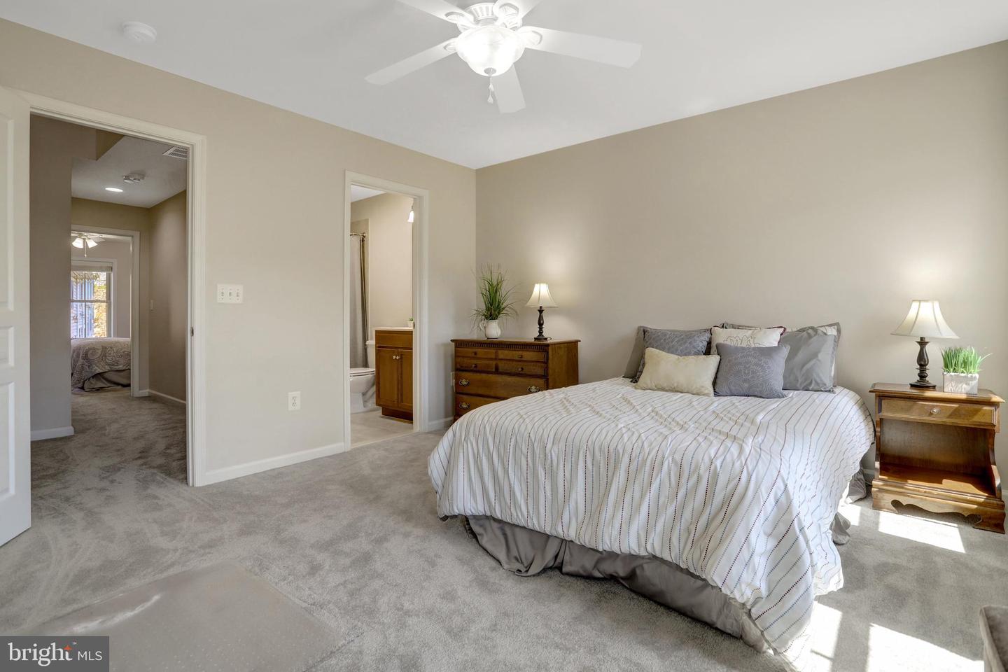 2537 S KENMORE CT, ARLINGTON, Virginia 22206, 3 Bedrooms Bedrooms, ,3 BathroomsBathrooms,Residential,For sale,2537 S KENMORE CT,VAAR2054740 MLS # VAAR2054740