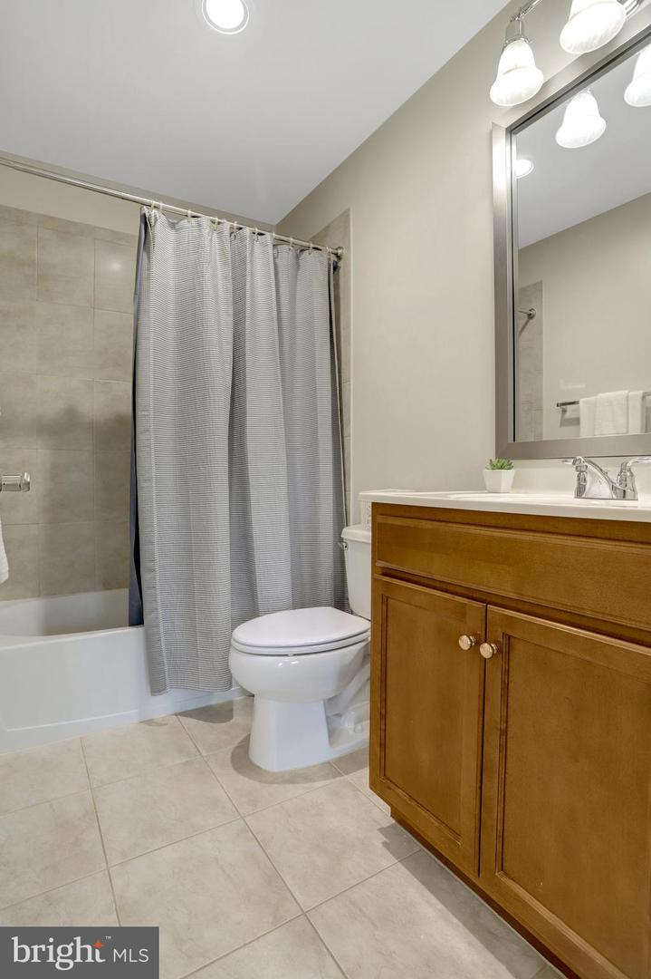 2537 S KENMORE CT, ARLINGTON, Virginia 22206, 3 Bedrooms Bedrooms, ,3 BathroomsBathrooms,Residential,For sale,2537 S KENMORE CT,VAAR2054740 MLS # VAAR2054740