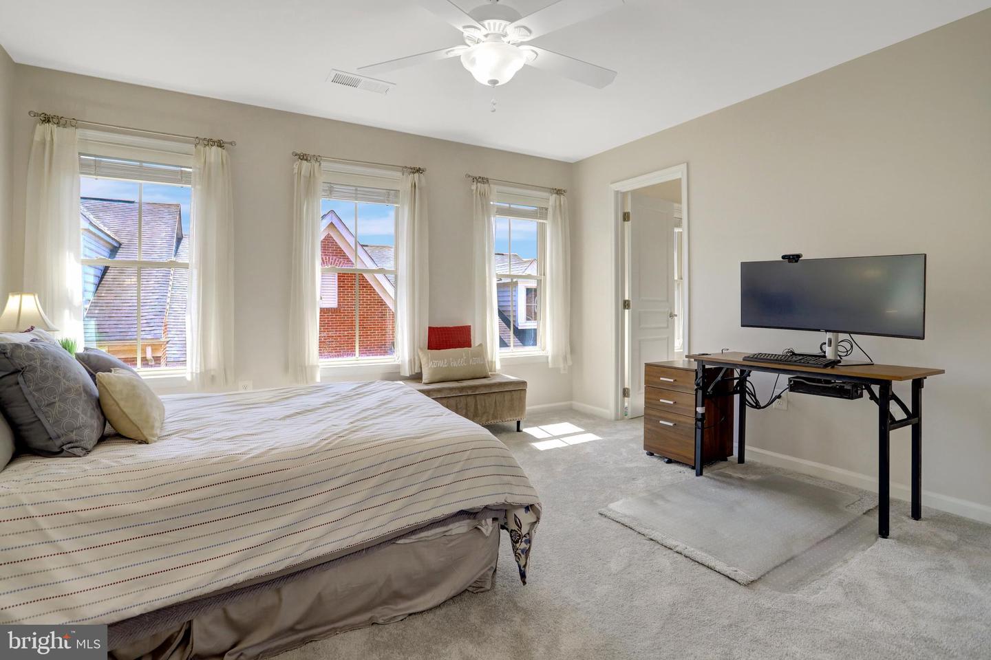 2537 S KENMORE CT, ARLINGTON, Virginia 22206, 3 Bedrooms Bedrooms, ,3 BathroomsBathrooms,Residential,For sale,2537 S KENMORE CT,VAAR2054740 MLS # VAAR2054740